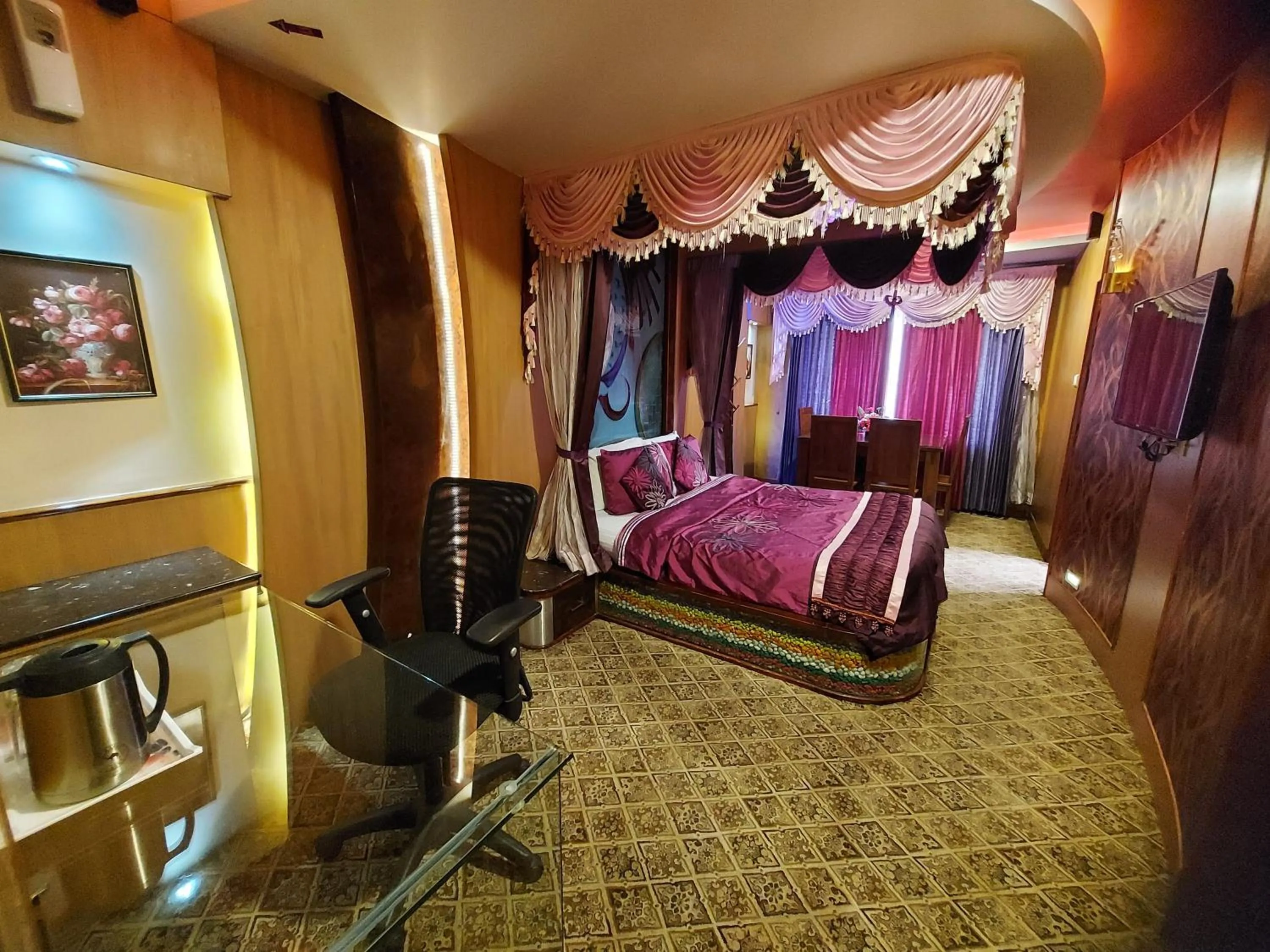 Bed in Astoria Residency