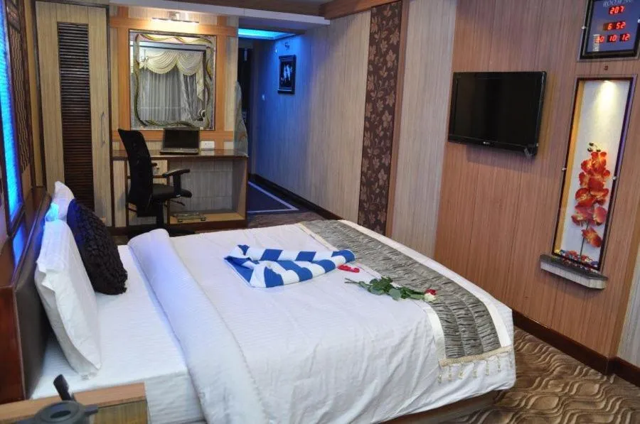 Bed in Astoria Residency