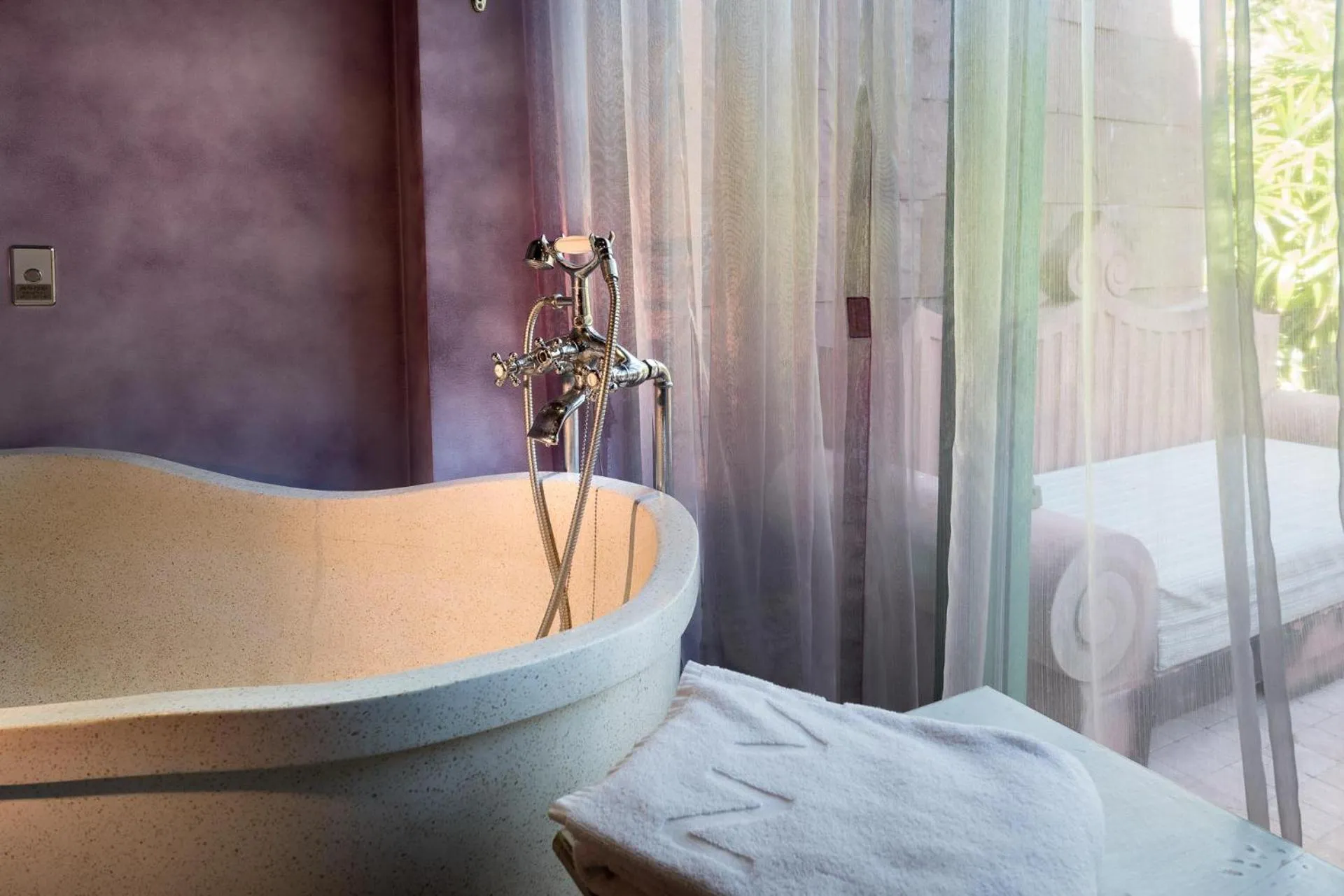 Bath, Bed in Kenting Amanda Hotel