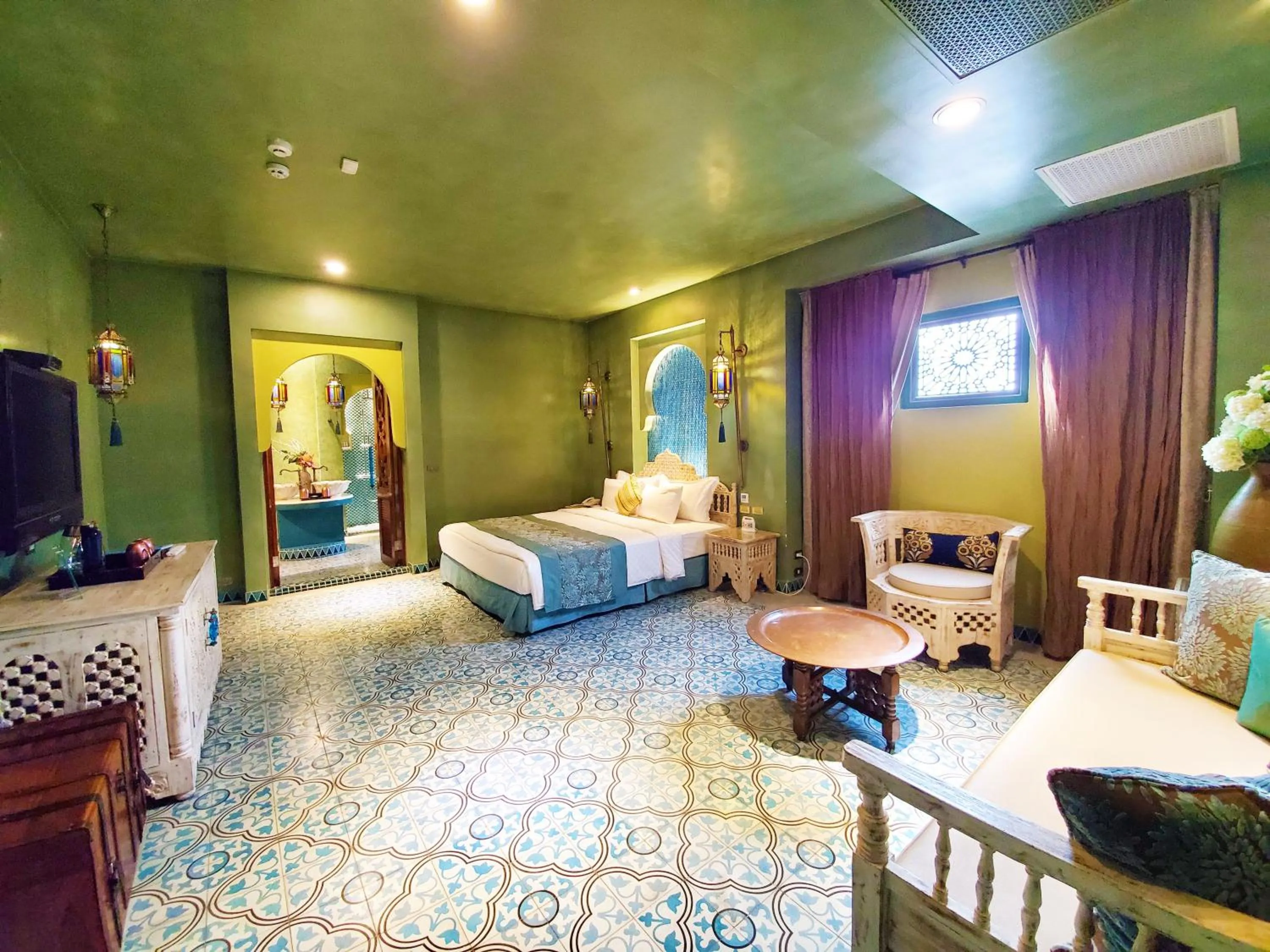 Photo of the whole room, Bed in Kenting Amanda Hotel