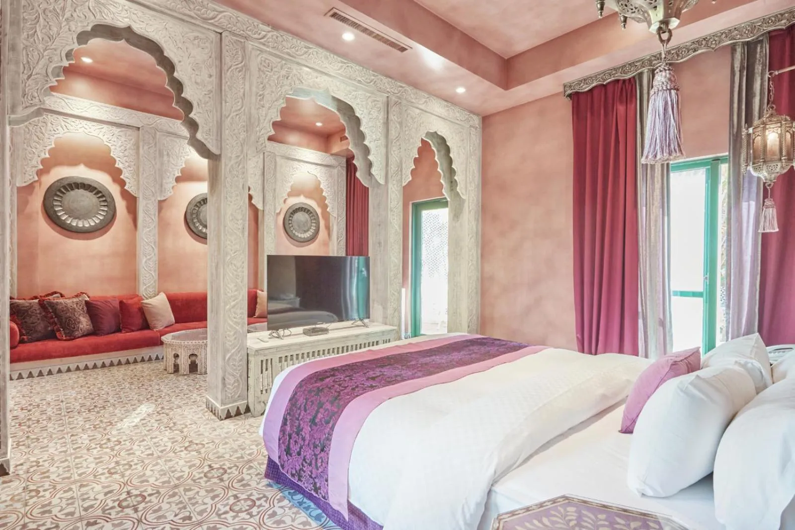 Bed in Kenting Amanda Hotel