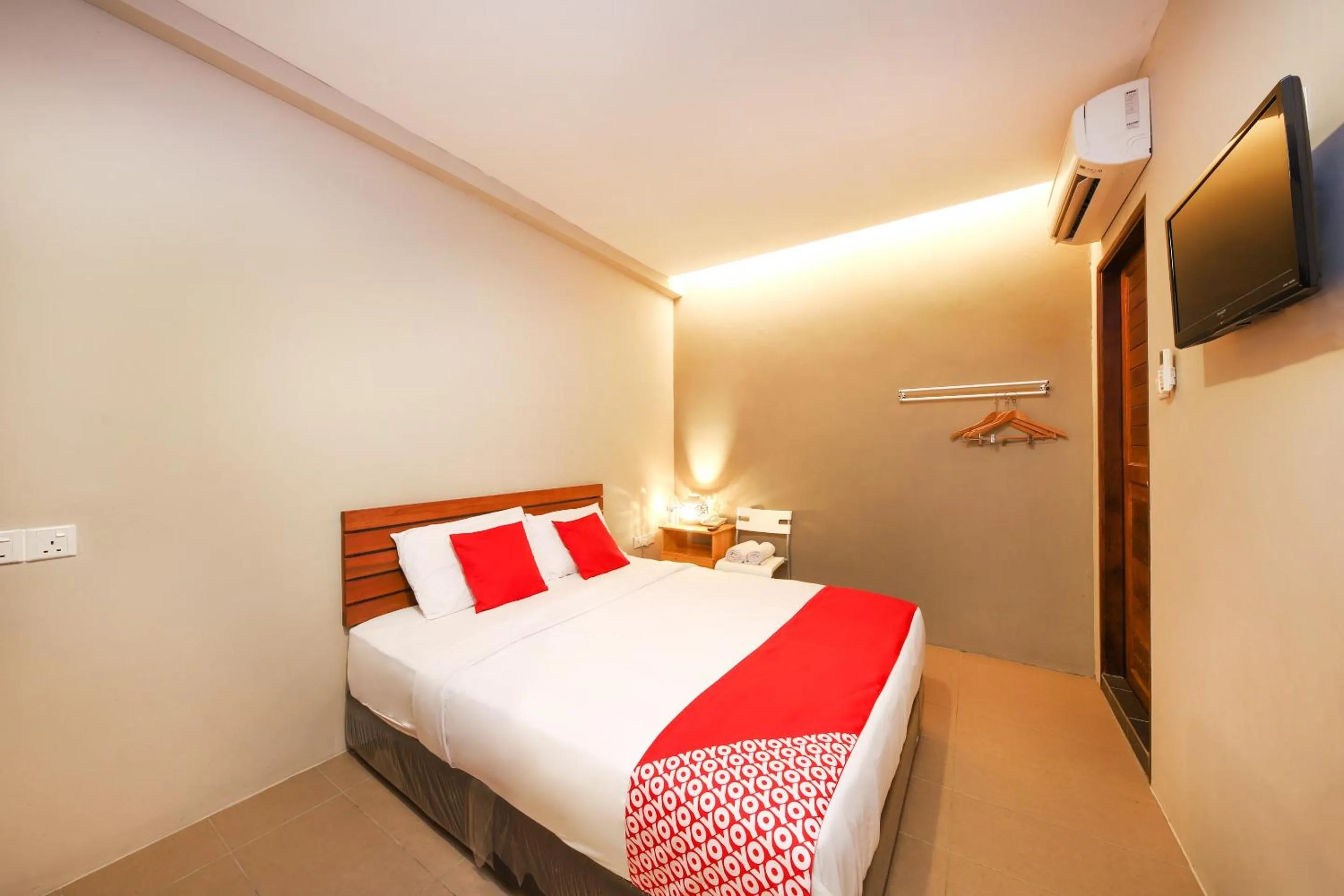 Bedroom, Bed in Hotel O Hills Residence