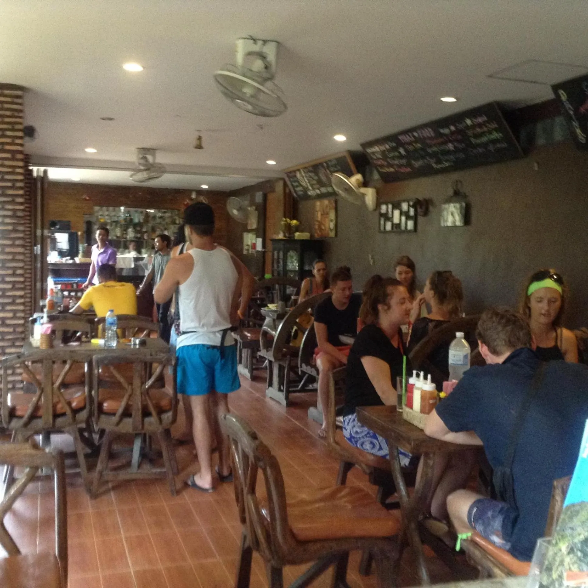 Restaurant/places to eat in Sabai House