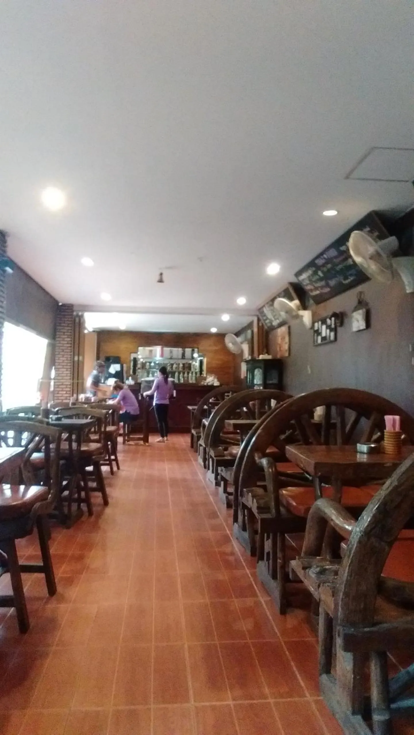 Restaurant/places to eat in Sabai House
