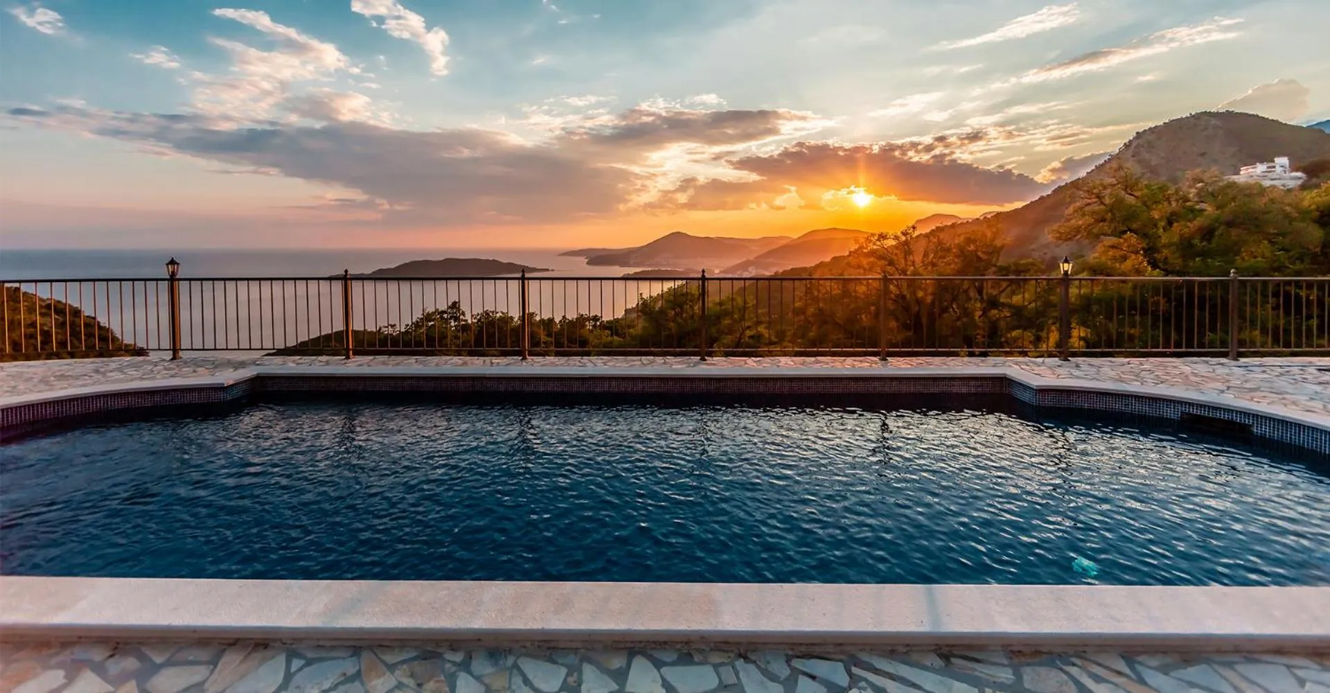 Mountain view in Oak Leaf Residences