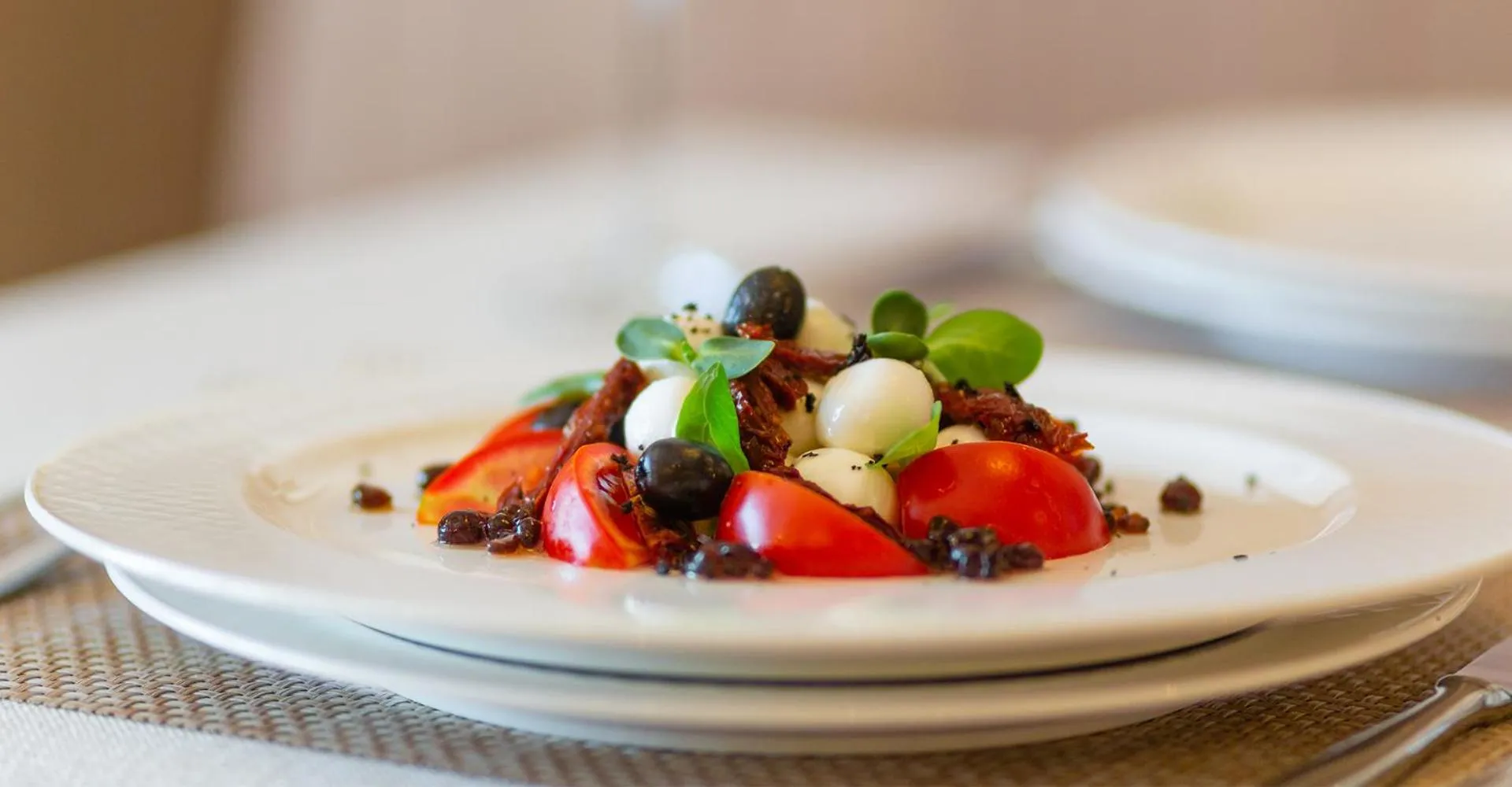 Food in Oak Leaf Residences