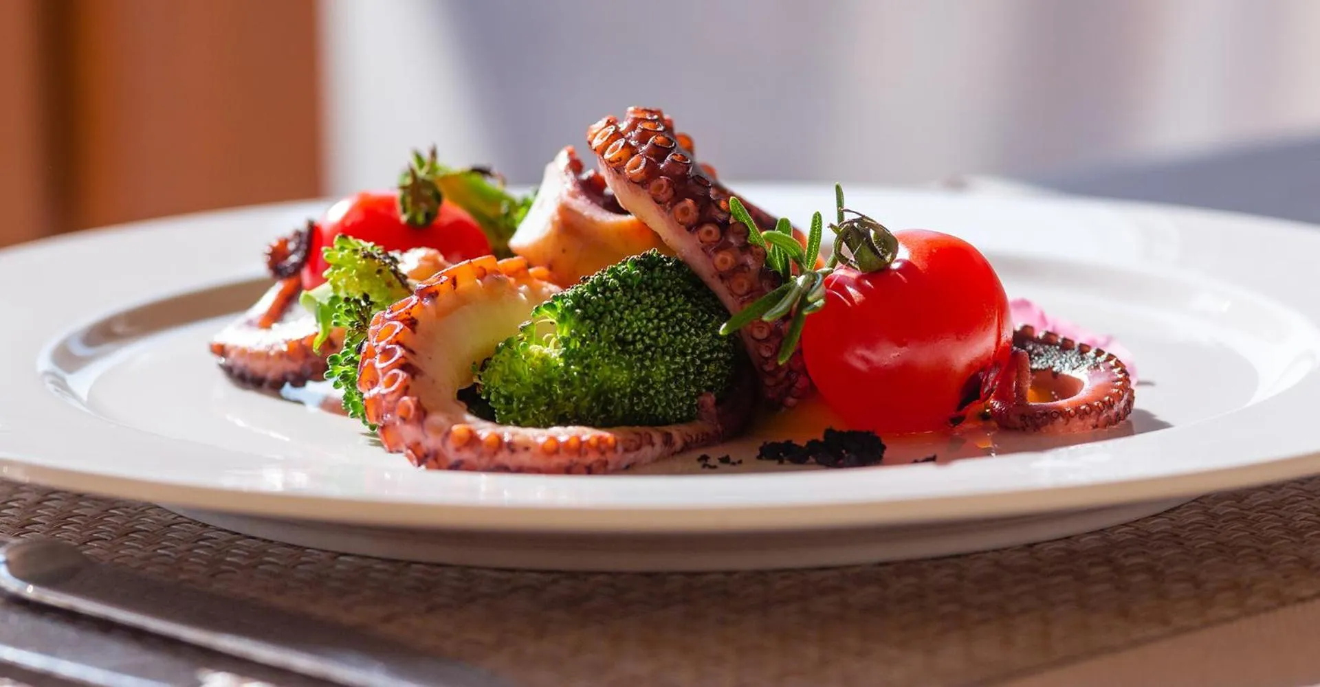 Food in Oak Leaf Residences