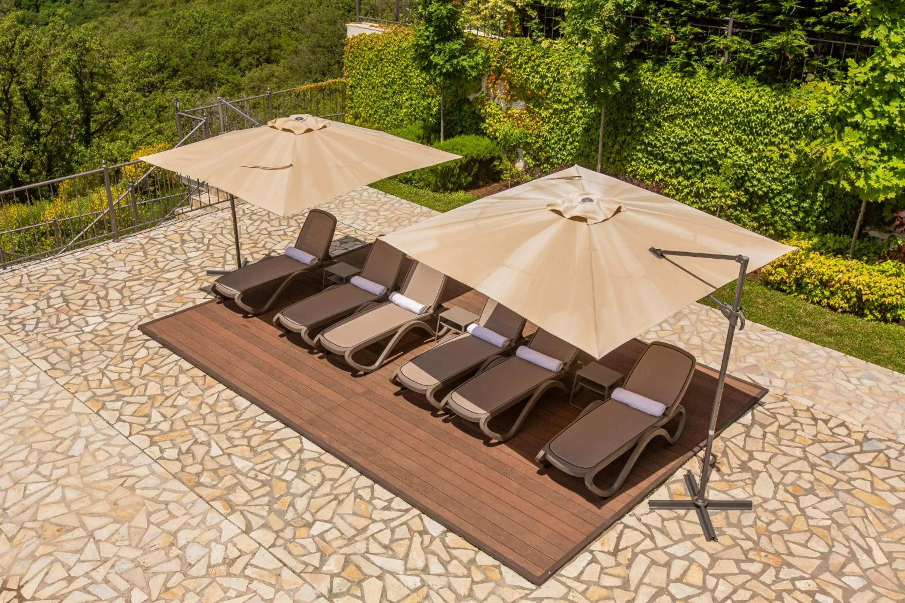 Day in Oak Leaf Residences