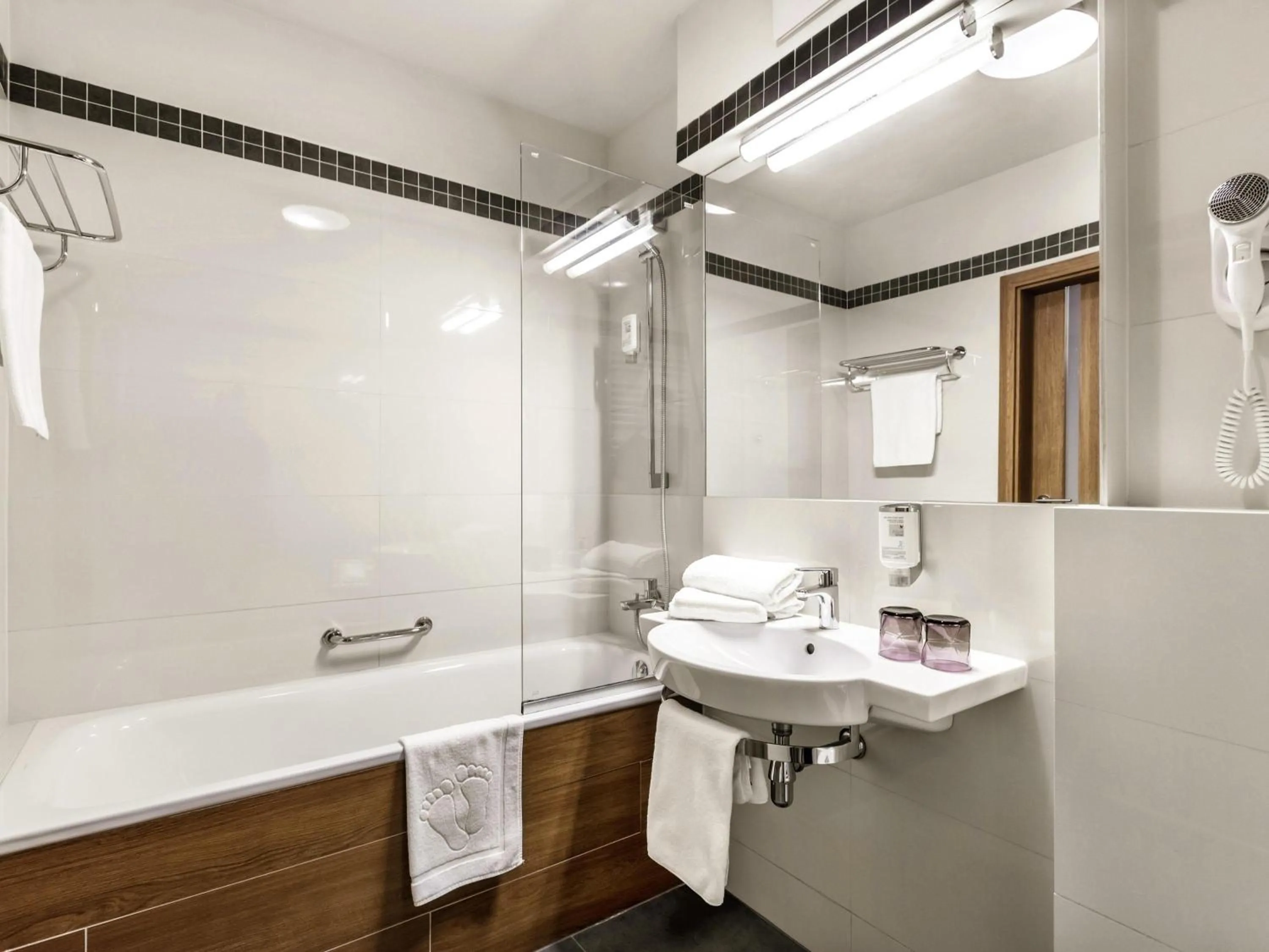 Bedroom in Mercure Wiazowna Brant