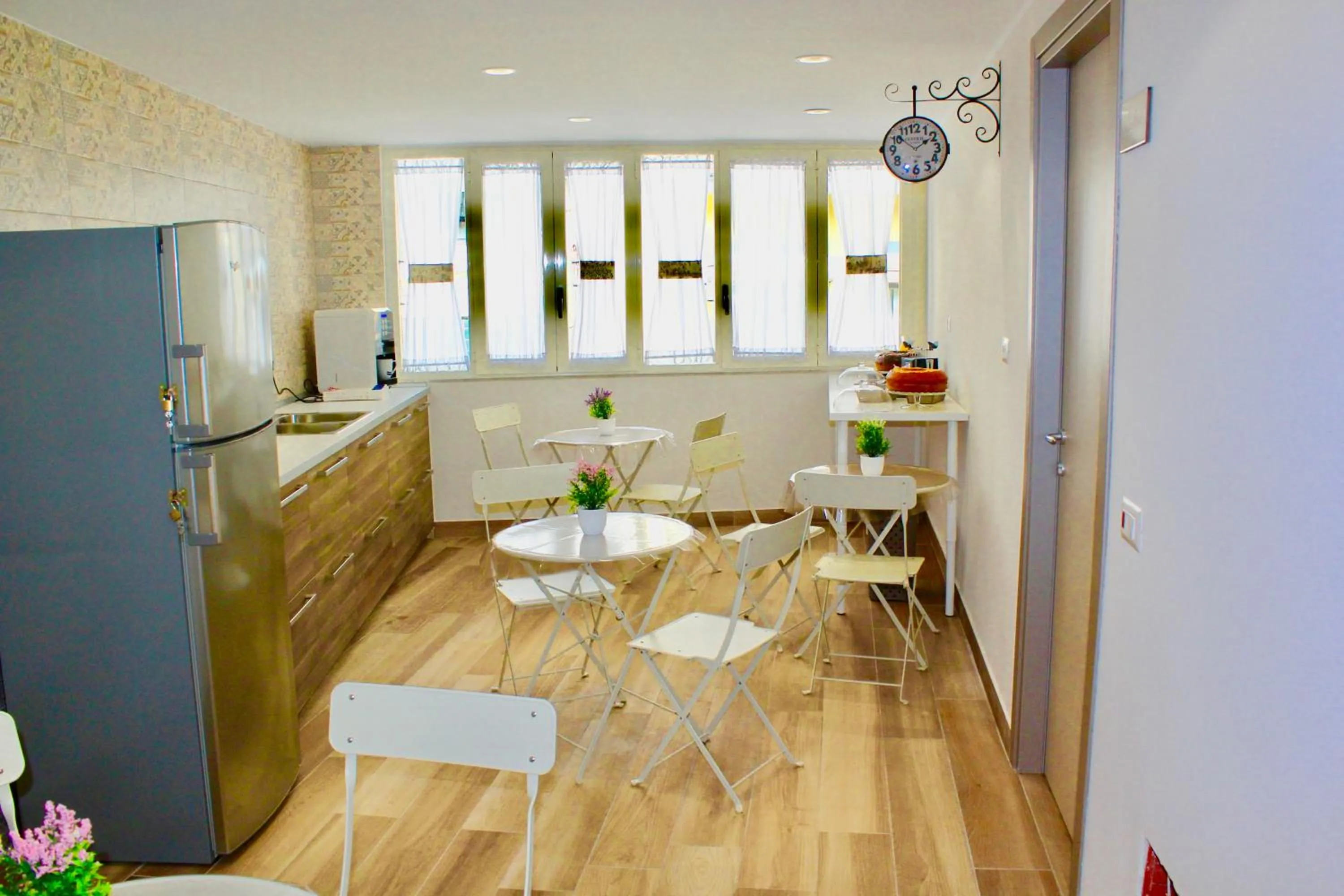 Seating area in Central Station Garibaldi