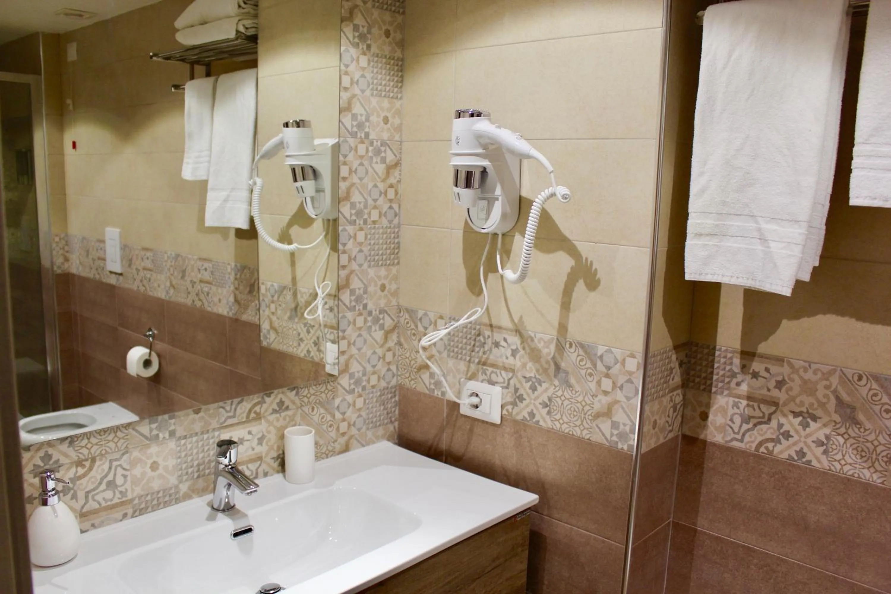 Bathroom in Central Station Garibaldi