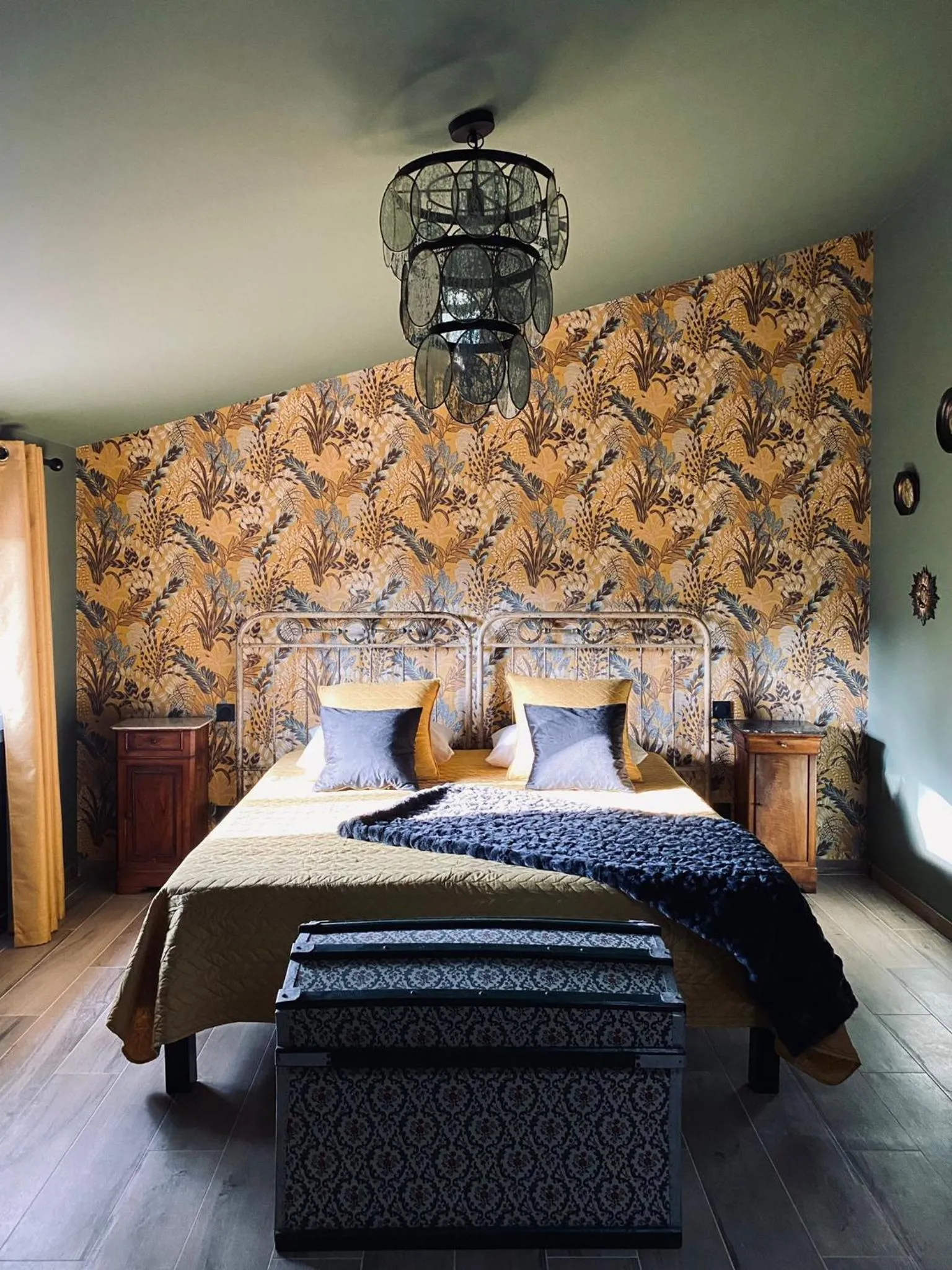 Bedroom, Bed in Sous Les Pins gîtes et chambres d'hôtes