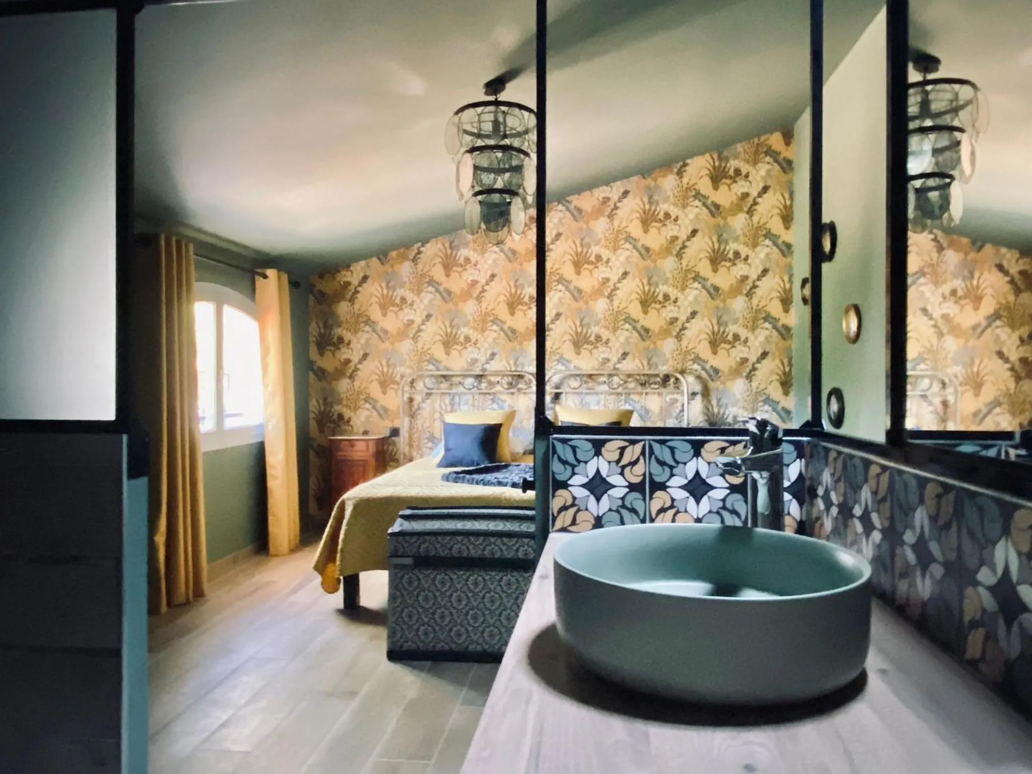 Bedroom, Bed in Sous Les Pins gîtes et chambres d'hôtes
