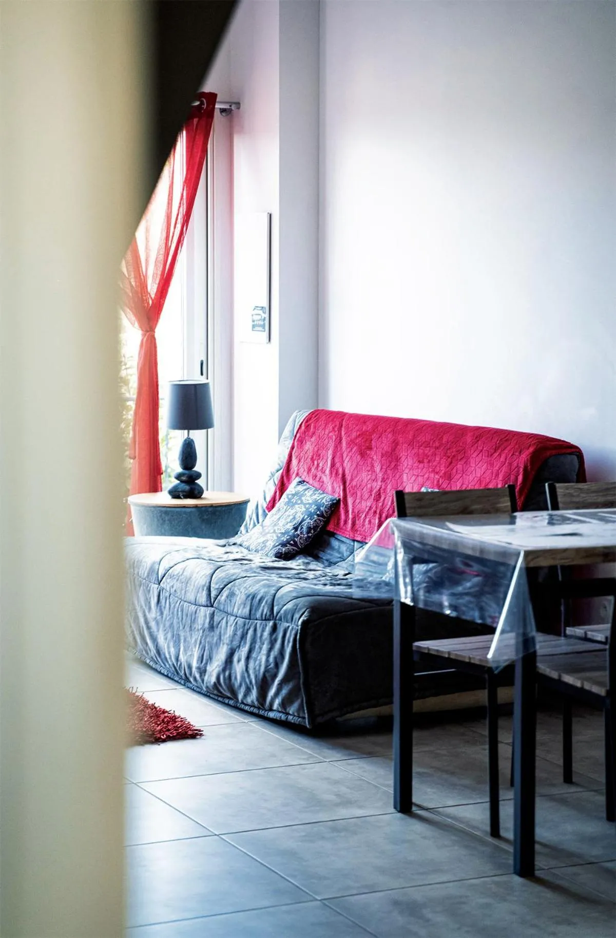Living room, Bed in Sous Les Pins gîtes et chambres d'hôtes