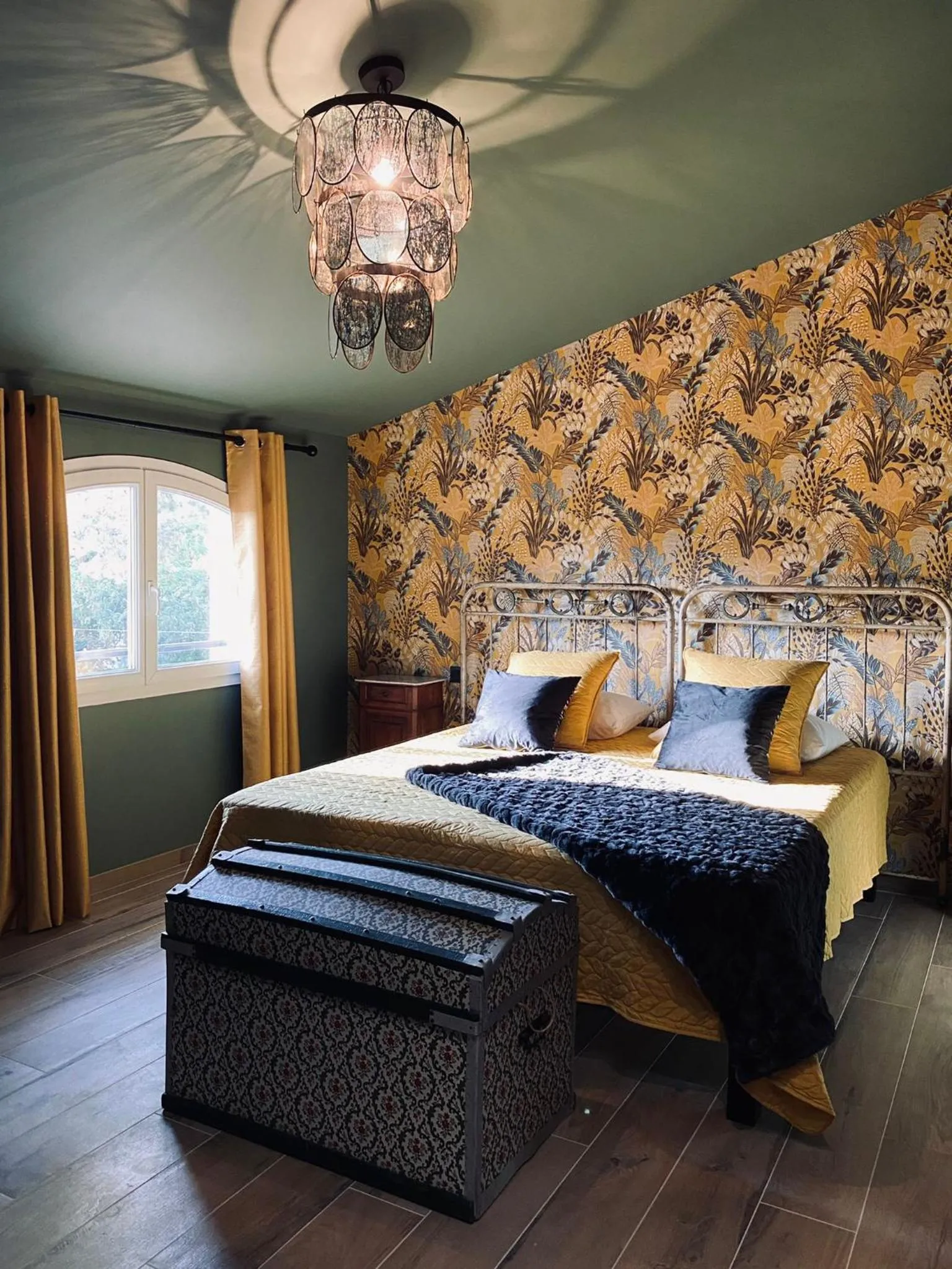 Bedroom, Bed in Sous Les Pins gîtes et chambres d'hôtes