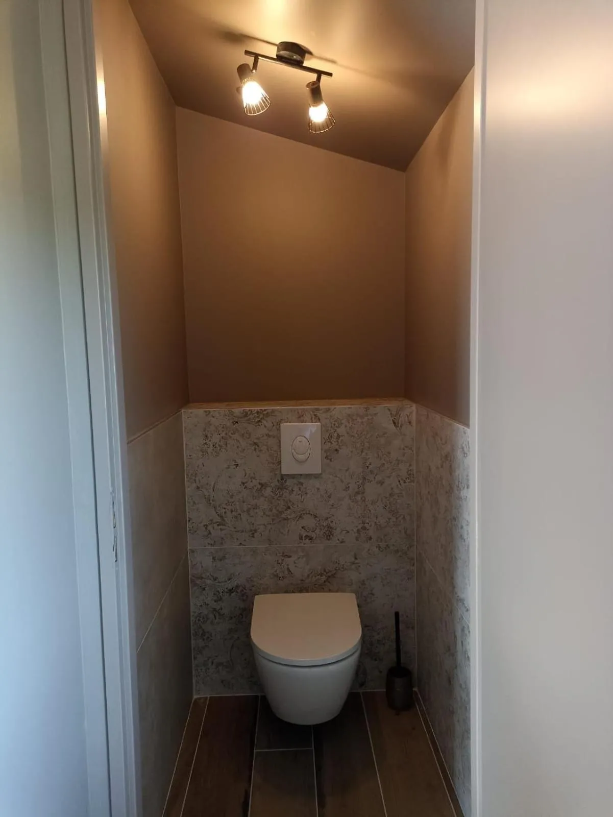 Toilet in Sous Les Pins gîtes et chambres d'hôtes