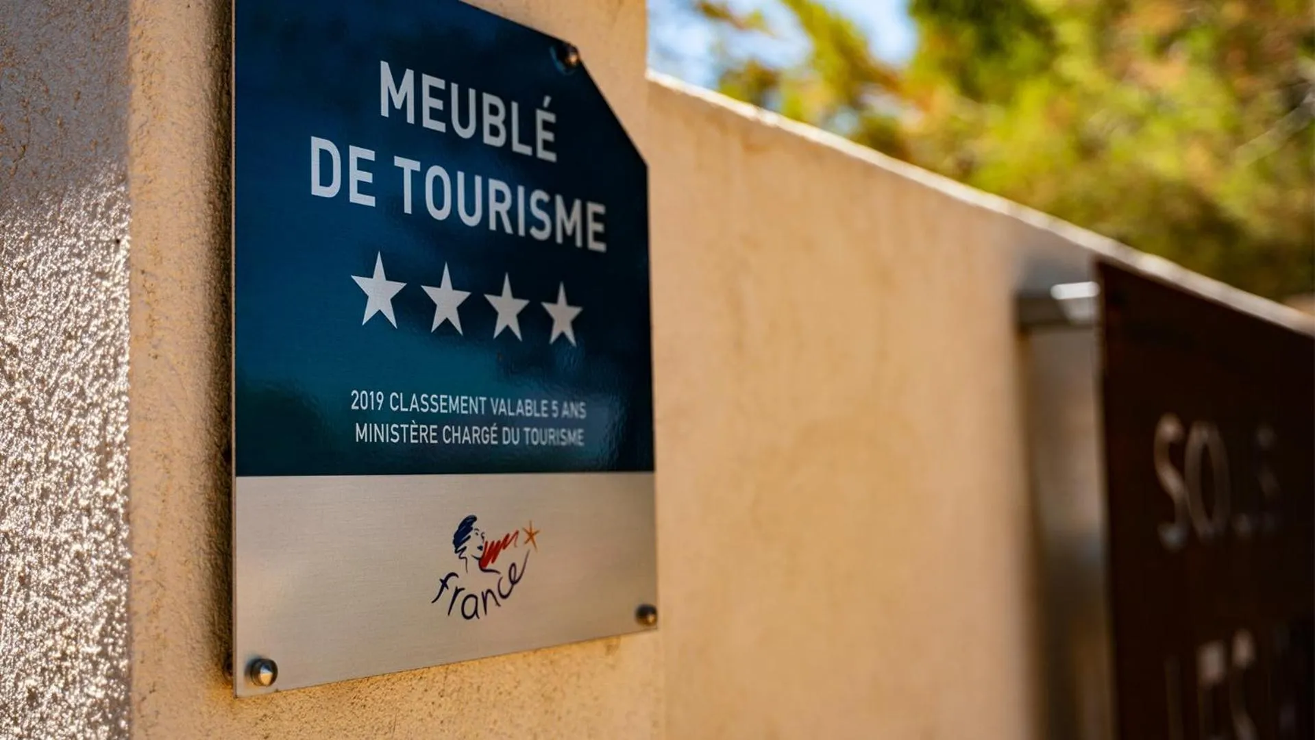 Logo/Certificate/Sign in Sous Les Pins gîtes et chambres d'hôtes