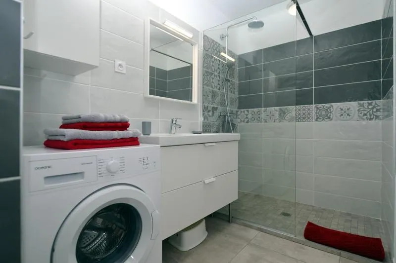 Shower in Sous Les Pins gîtes et chambres d'hôtes