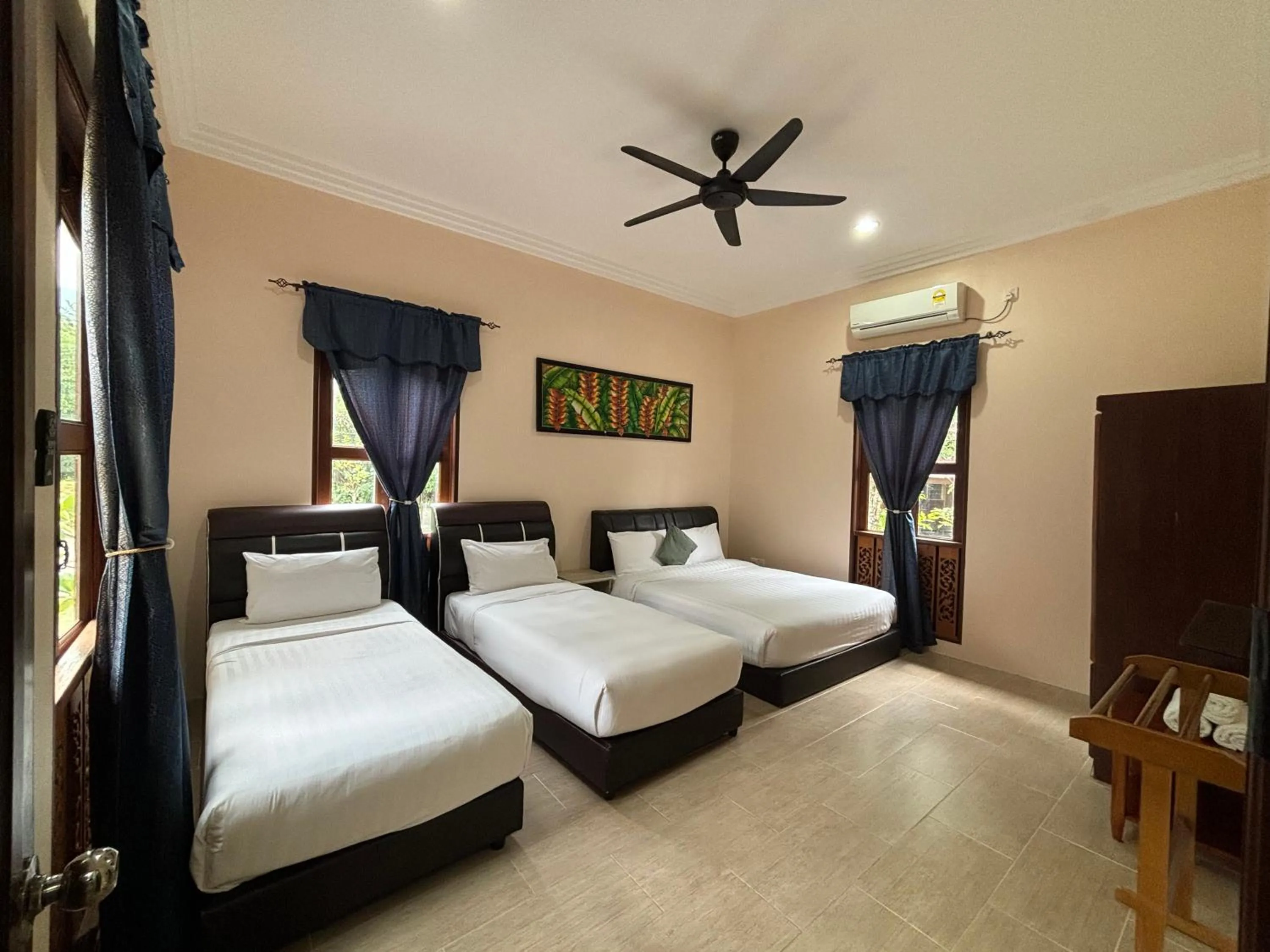 Bed in Padimas Villa @Datai Valley