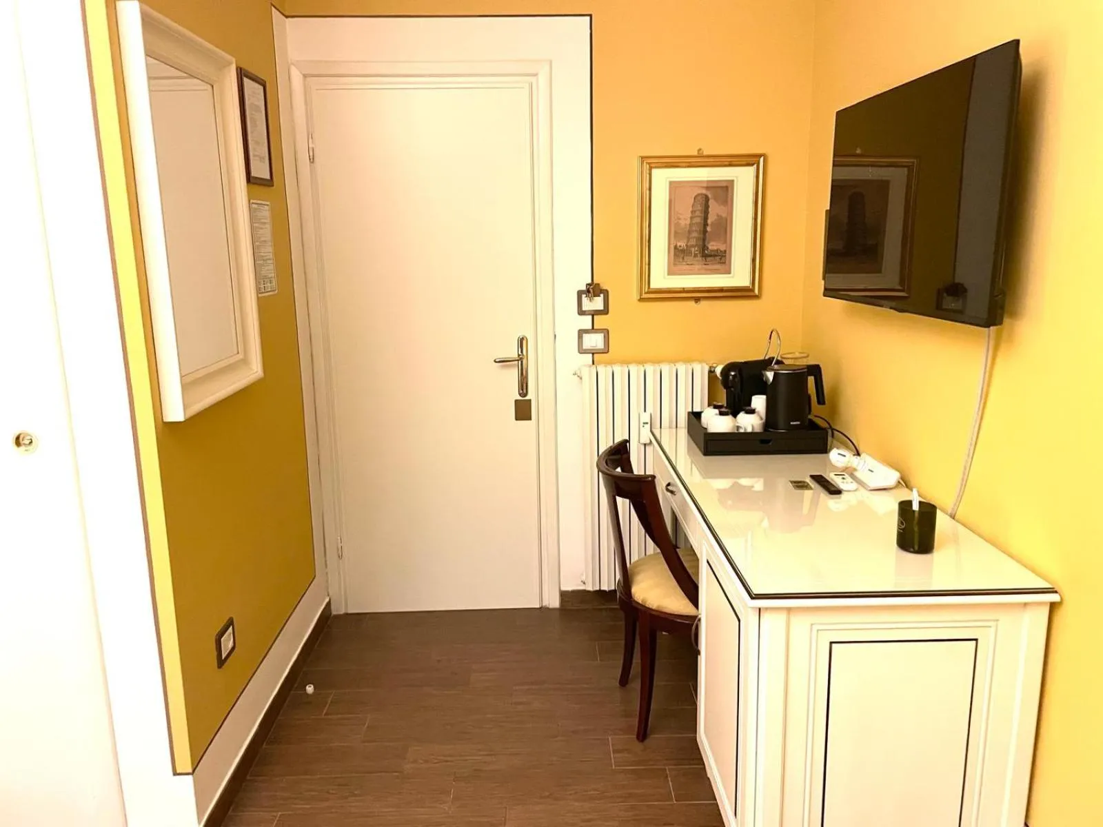 TV and multimedia in Hotel Pisa Tower