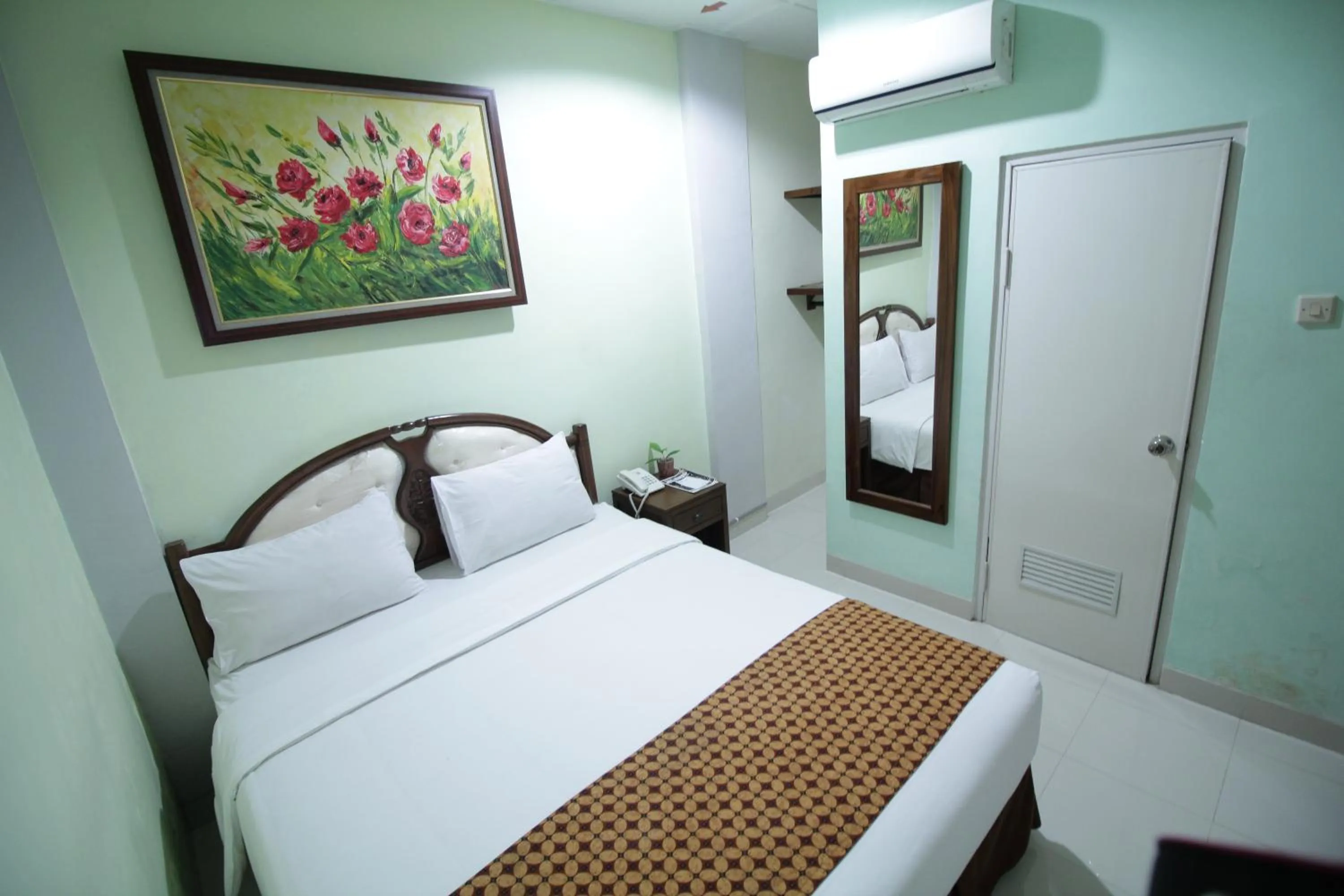 Bed in The Kresna Hotel
