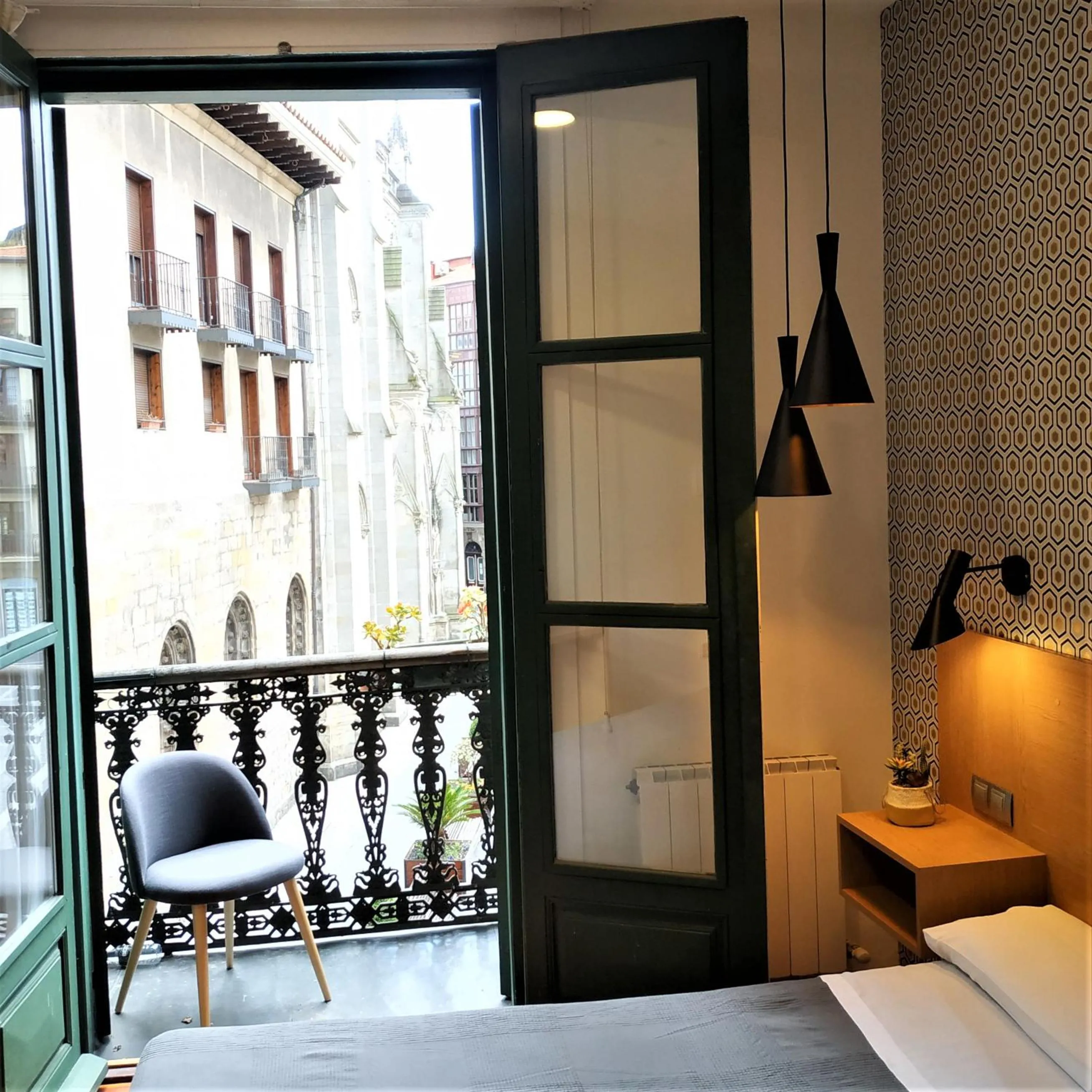 Bed in Roquefer Bilbao Central Rooms