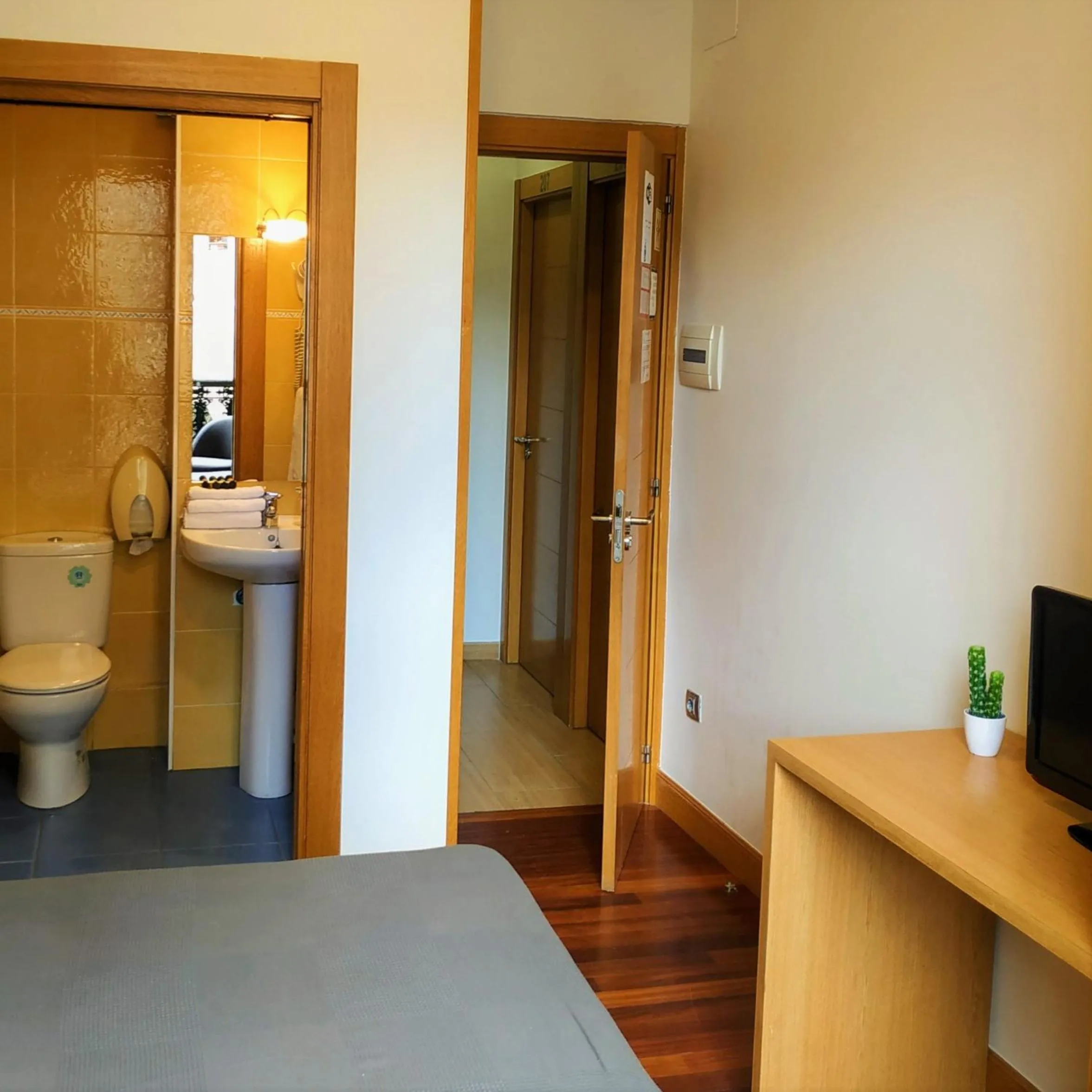 Roquefer Bilbao Central Rooms