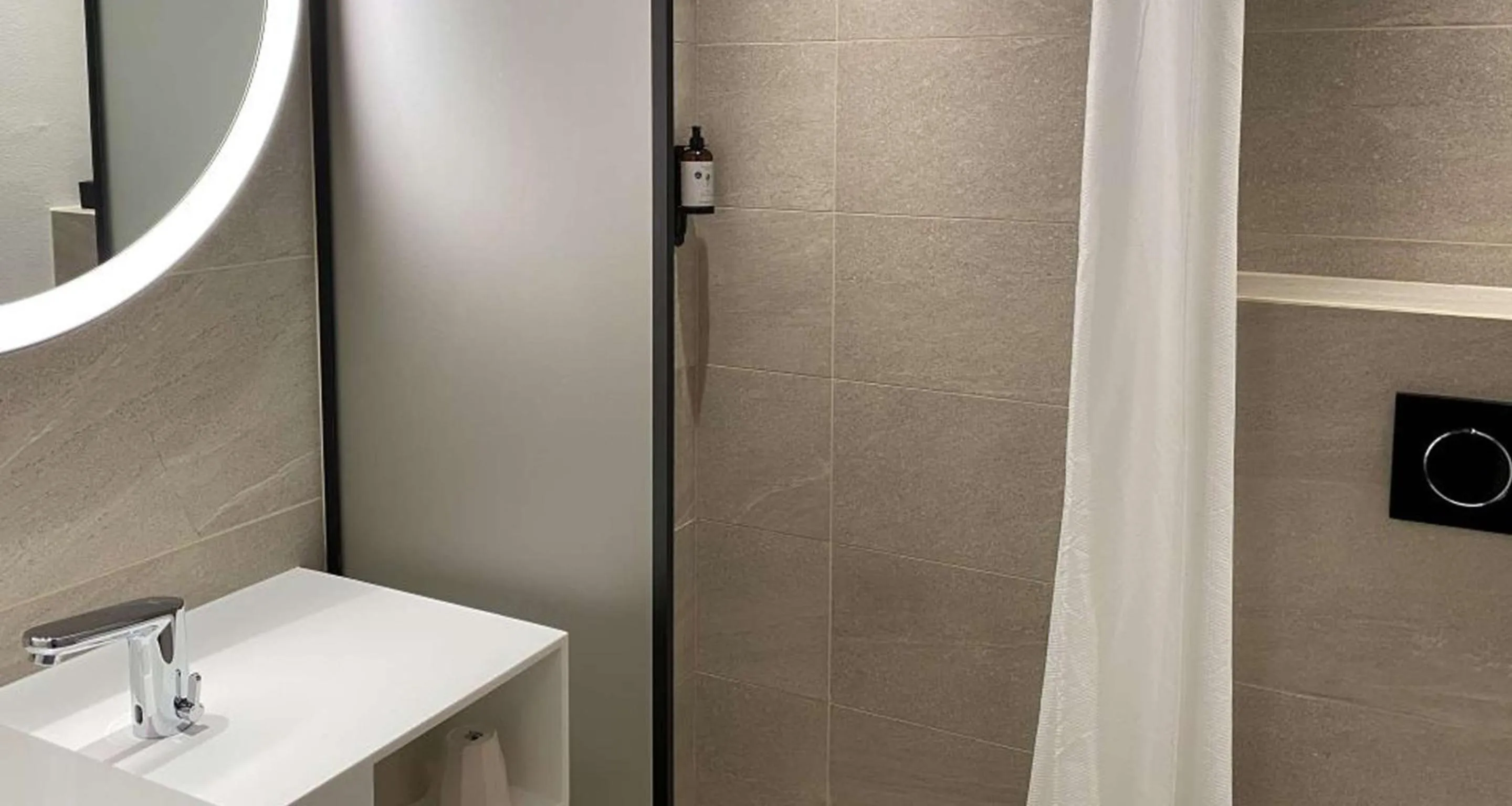 Bathroom in Hotel Dalgas, BW Signature Collection