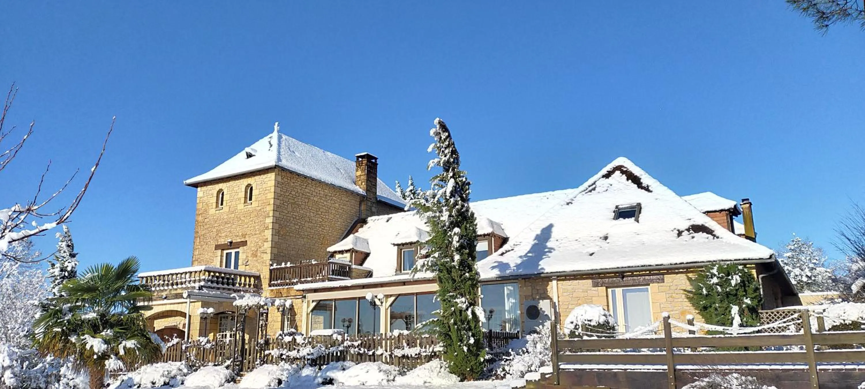 Logis hotel-restaurant les collines 59 route des crêtes