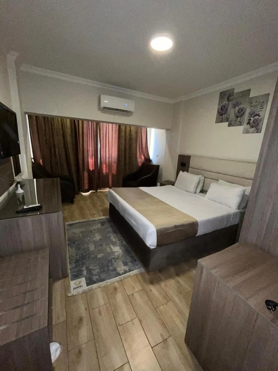 Bed in Jewel Al Nasr Hotel & Apartments