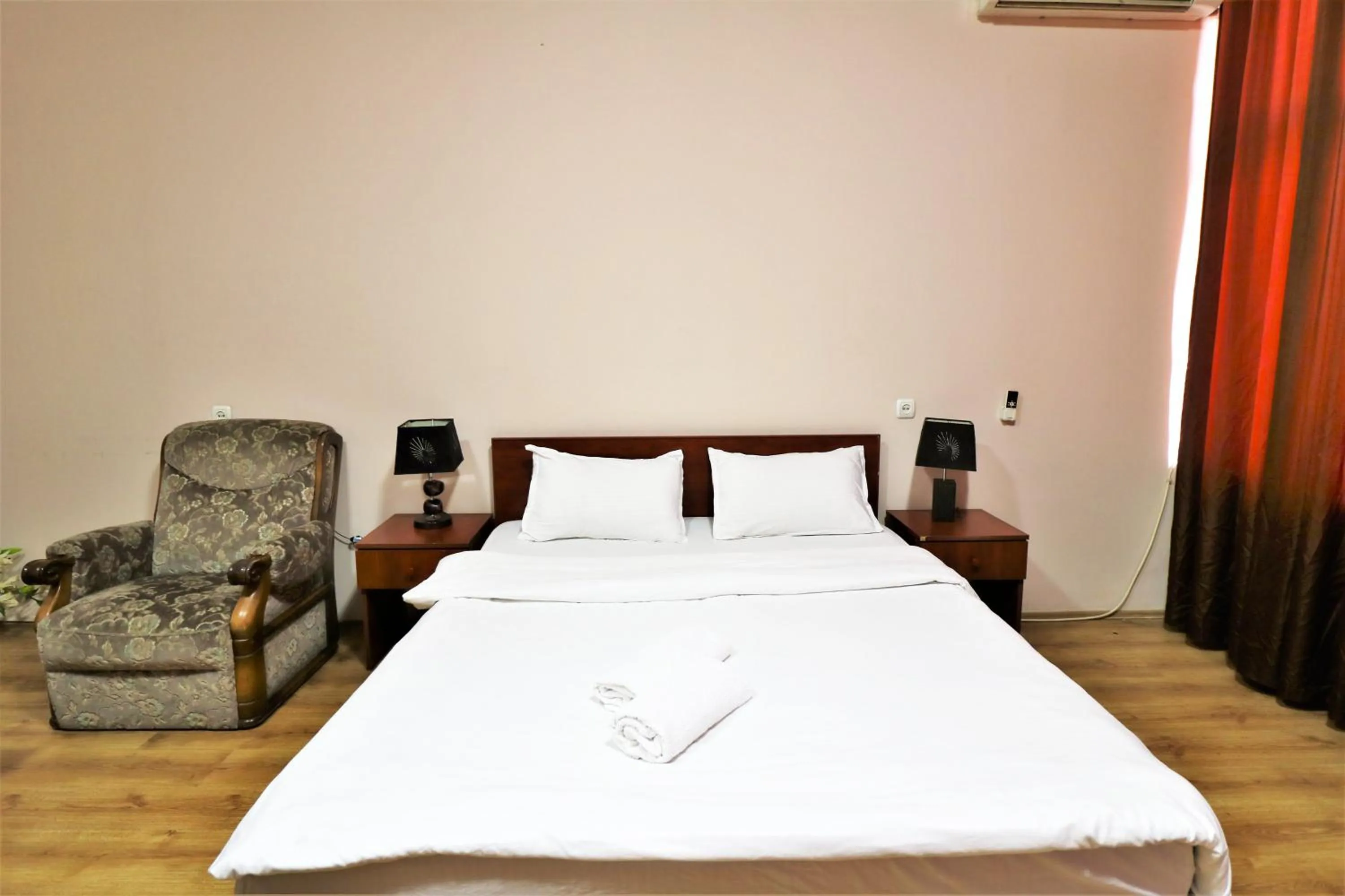 Bed in Ortachala Palace