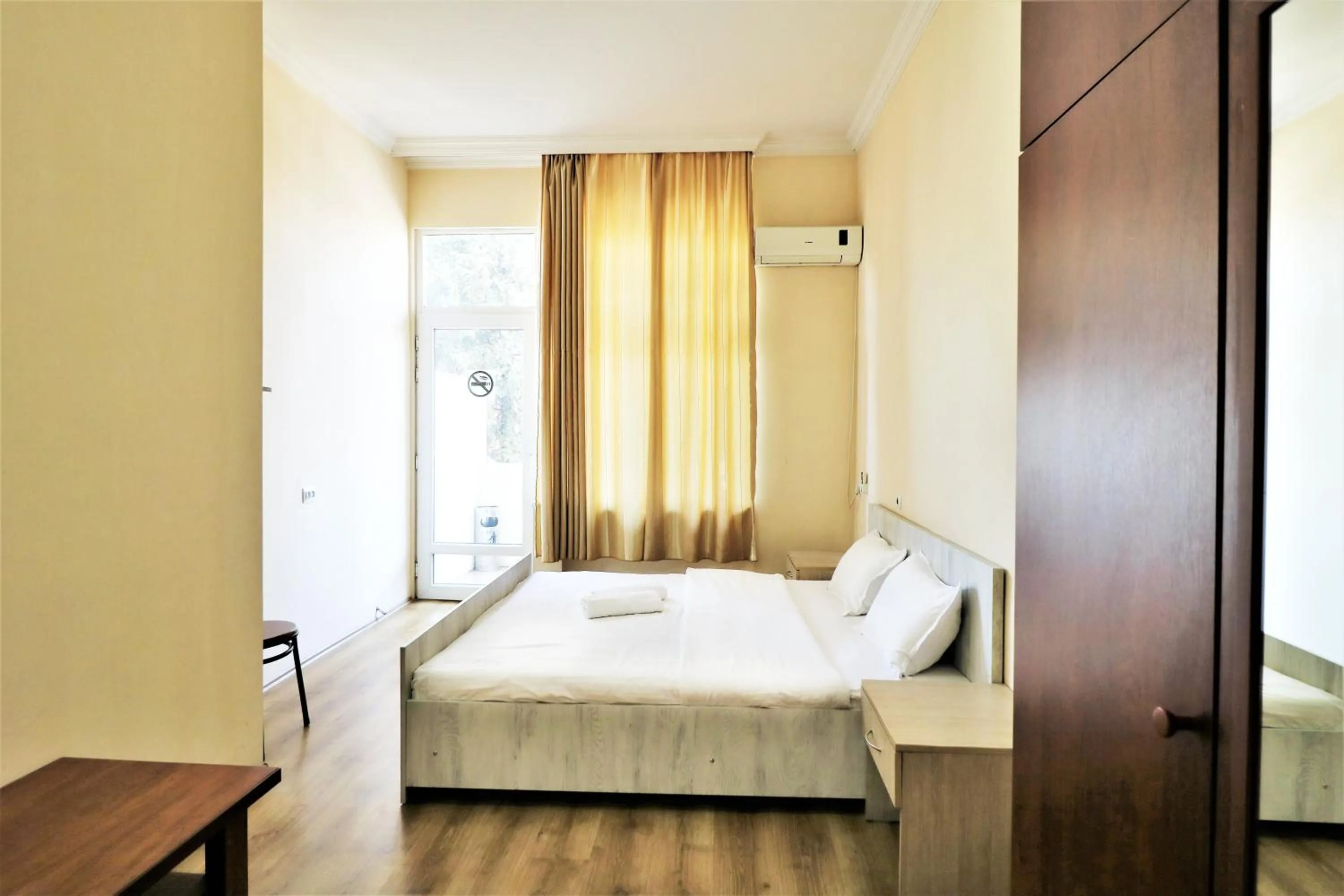 Bed in Ortachala Palace