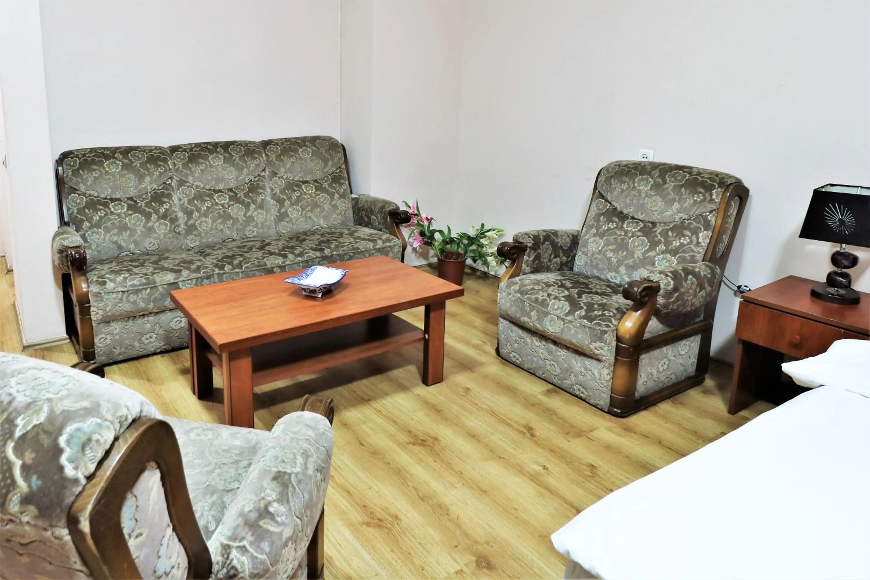 Living room in Ortachala Palace