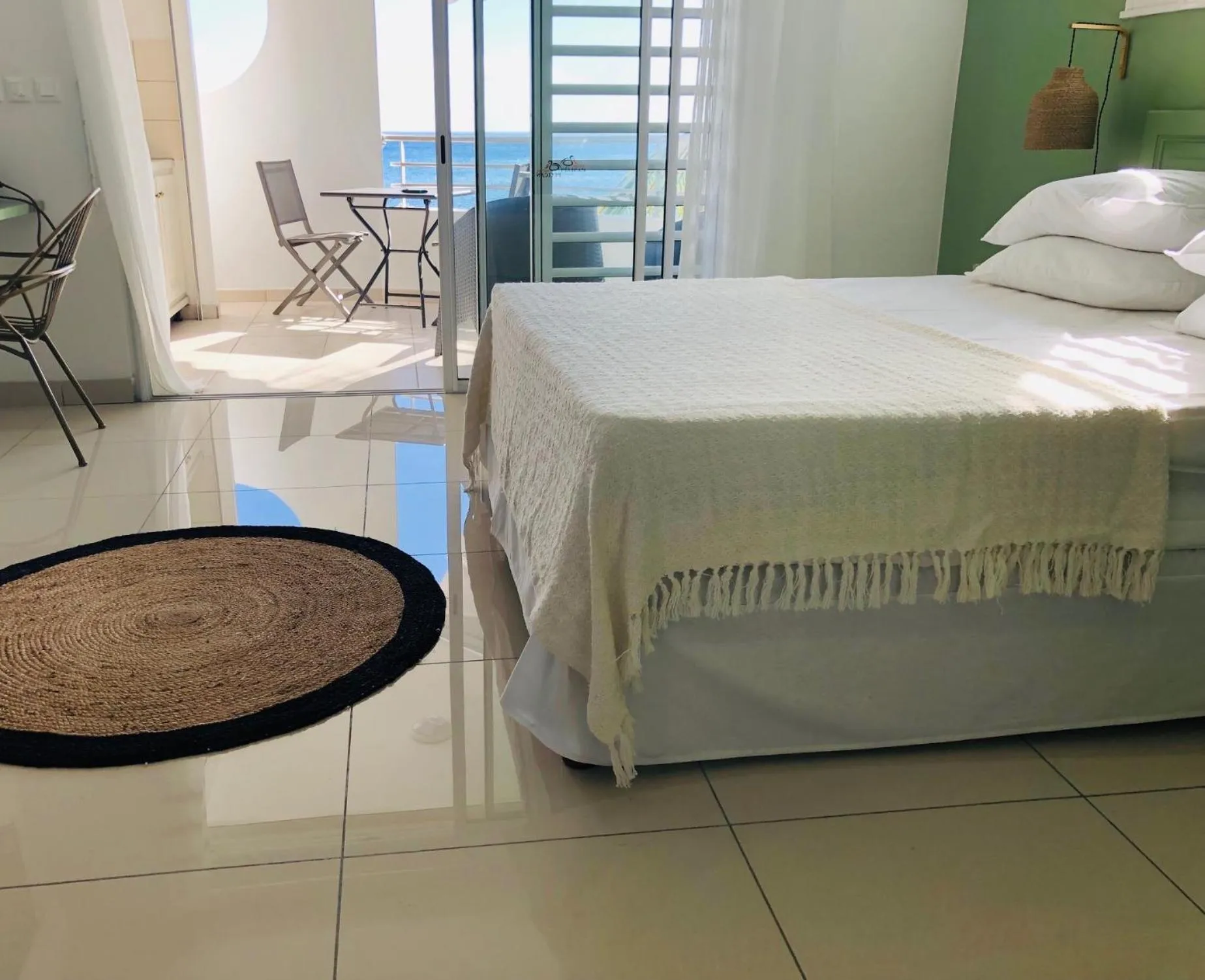 Bed in Hotel Pelican