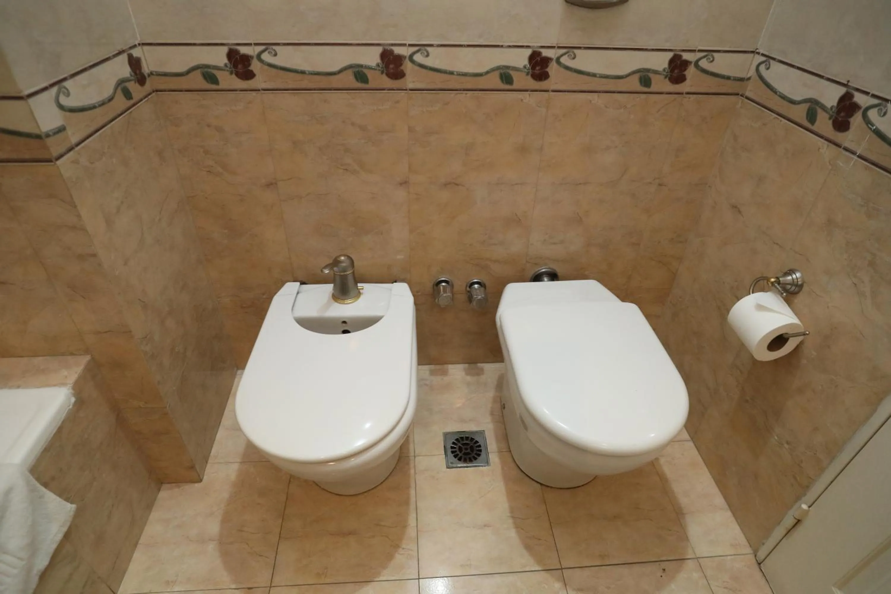 Bathroom in HR Esmeralda Luxor