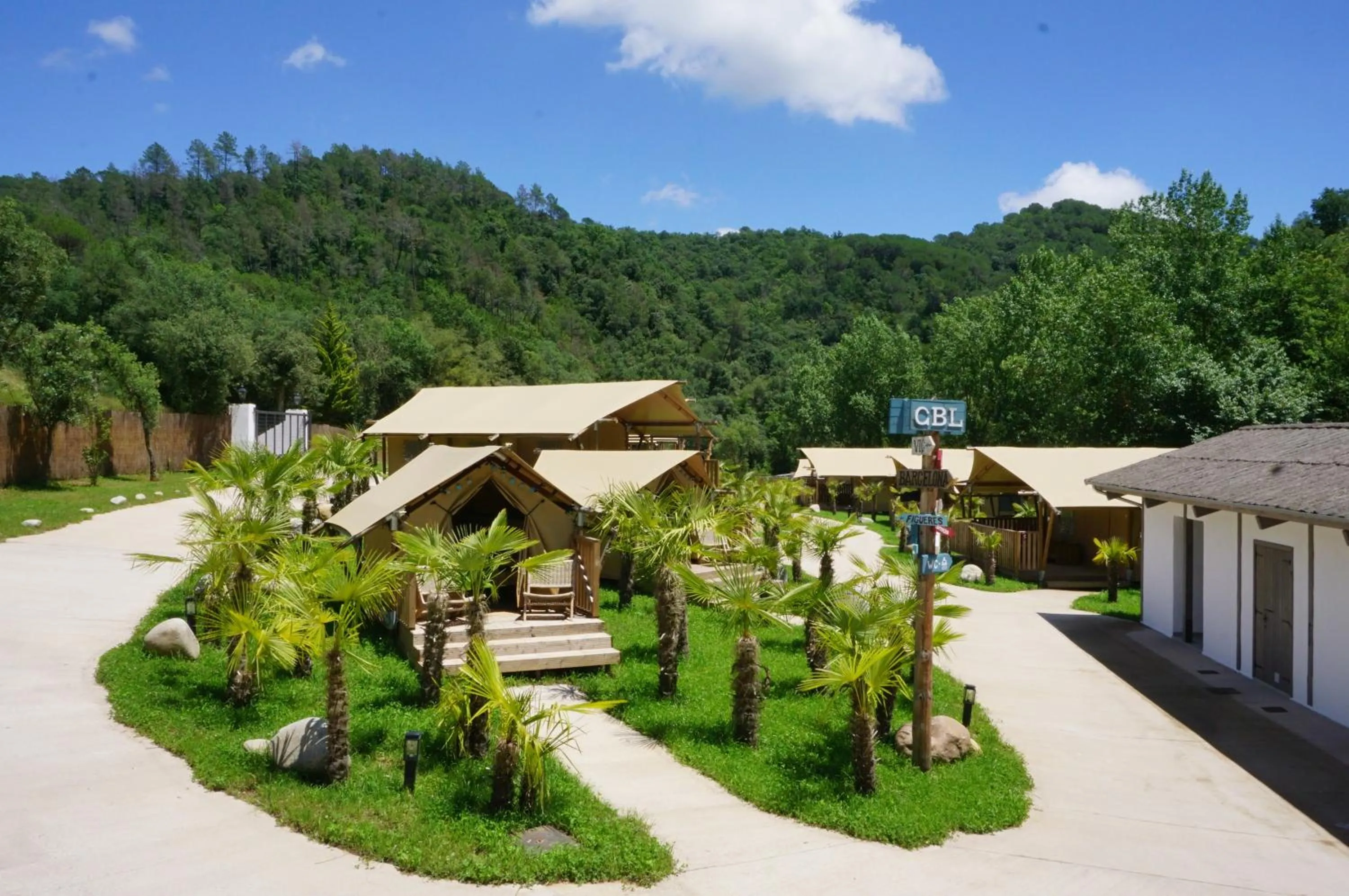 Garden in Glamping Can Bora Lodges