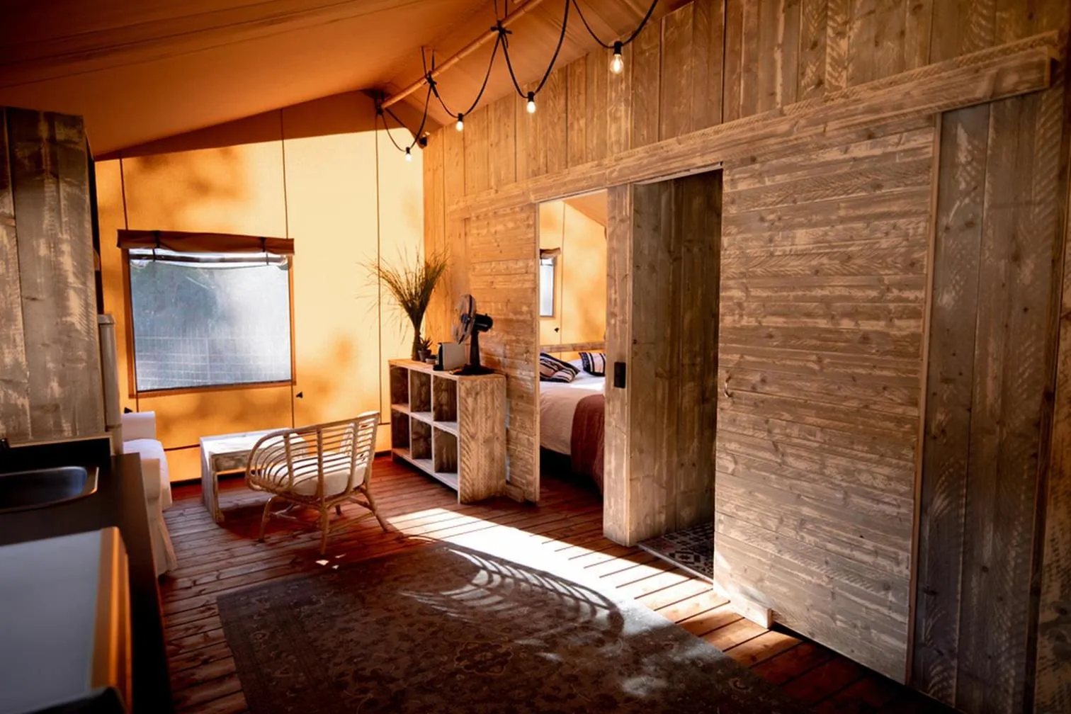 Photo of the whole room, Bed in Glamping Can Bora Lodges