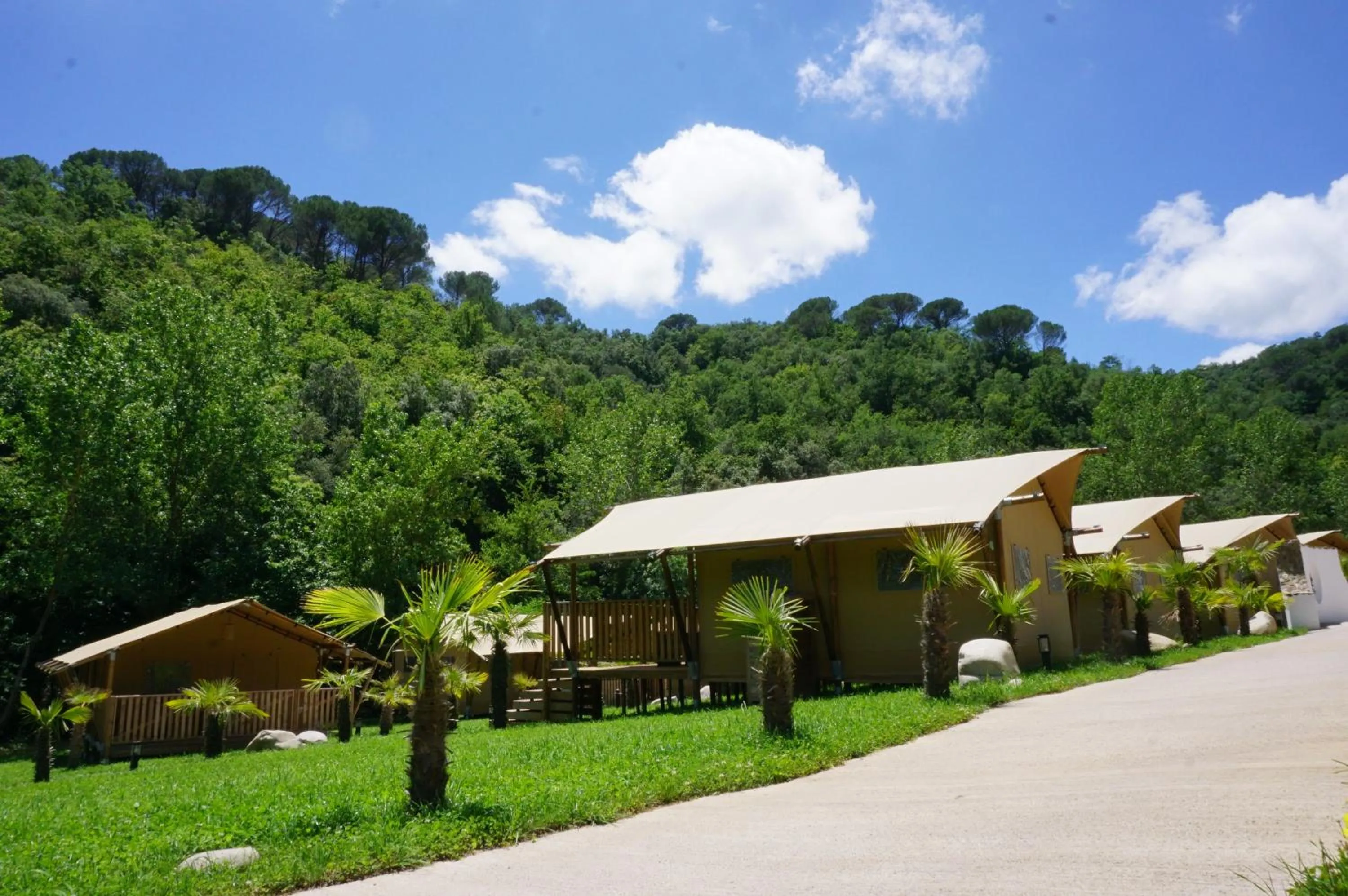 Garden in Glamping Can Bora Lodges