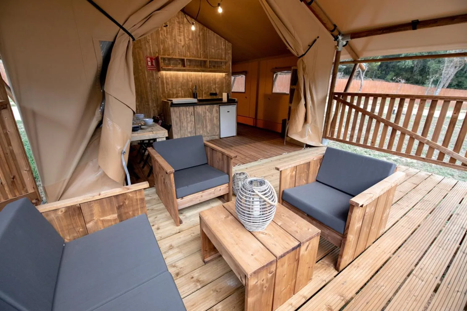 Balcony/Terrace in Glamping Can Bora Lodges