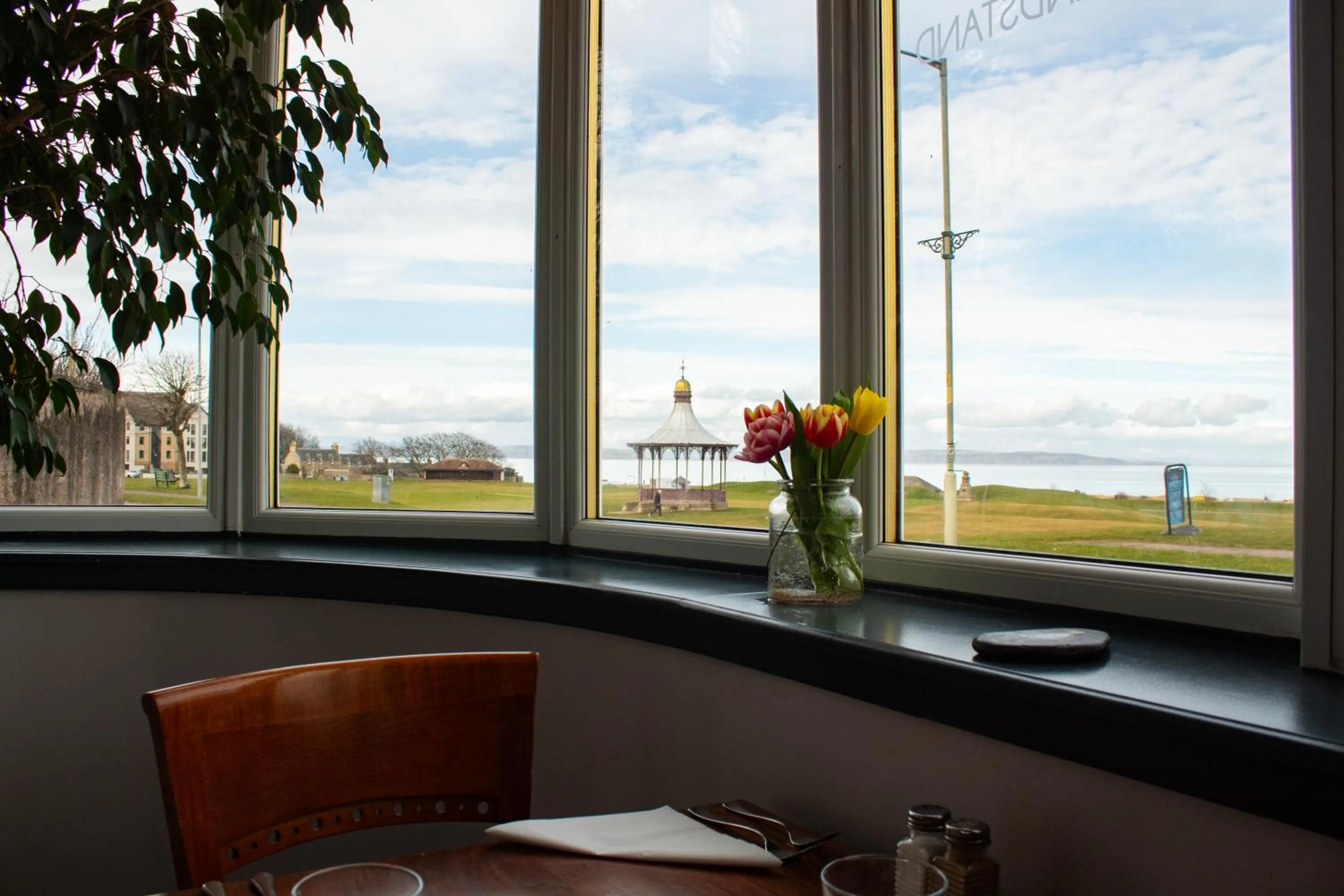 Restaurant/places to eat in The Bandstand