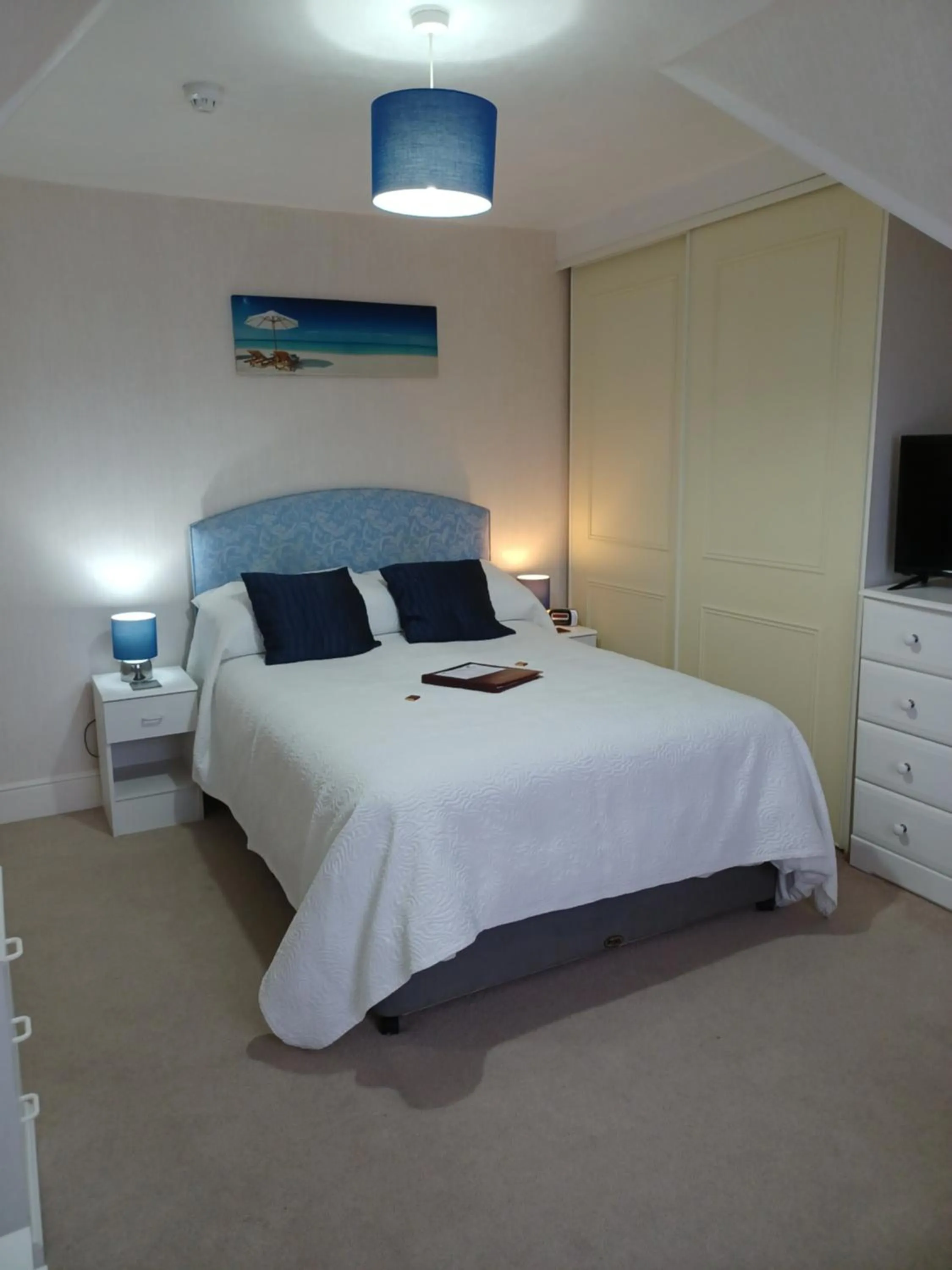 Bedroom, Bed in Palm Court