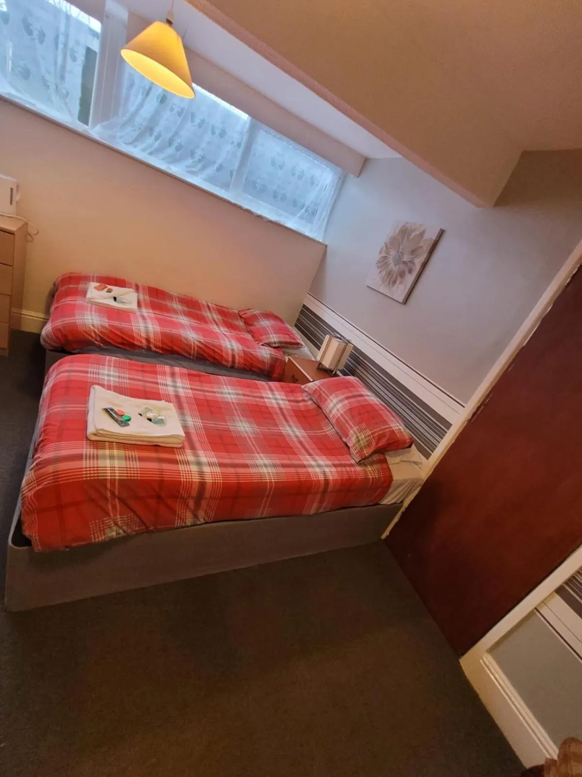 Bedroom, Bed in The Albert Inn Hotel Blackpool