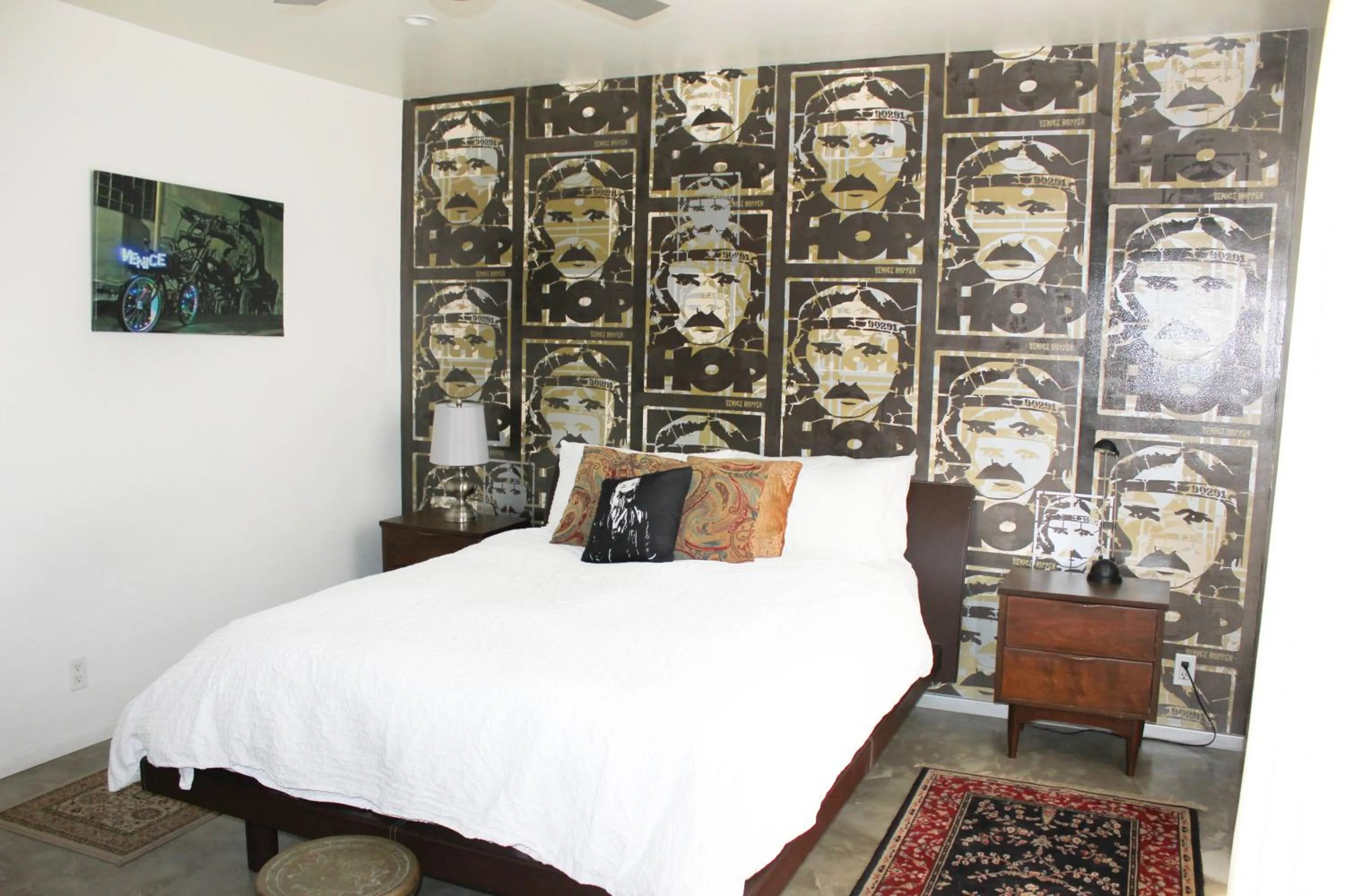 Bed in Ocean Front Vortex Female Hostel private rooms Free bikes