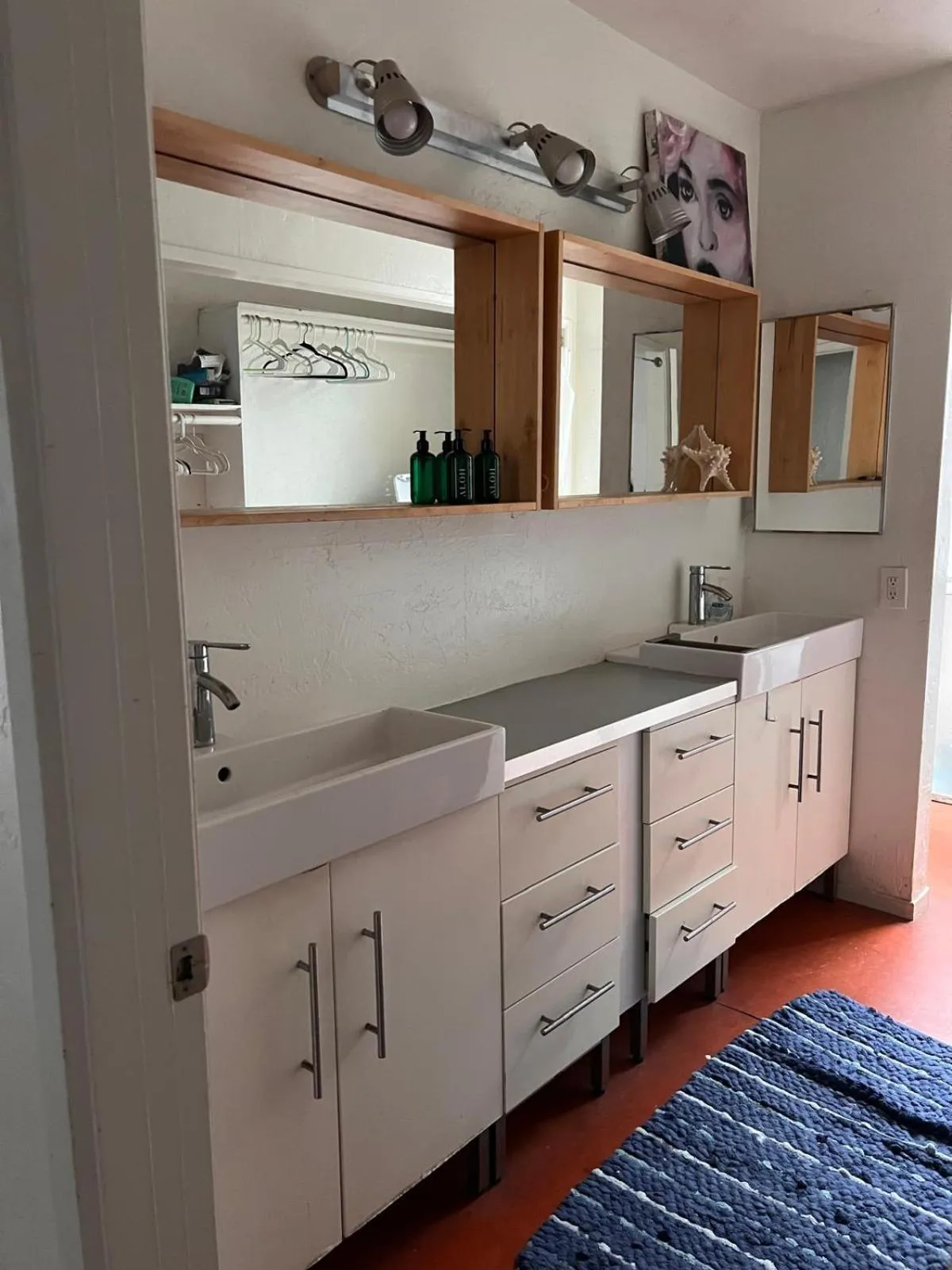 Ocean Front Vortex Female Hostel private rooms Free bikes