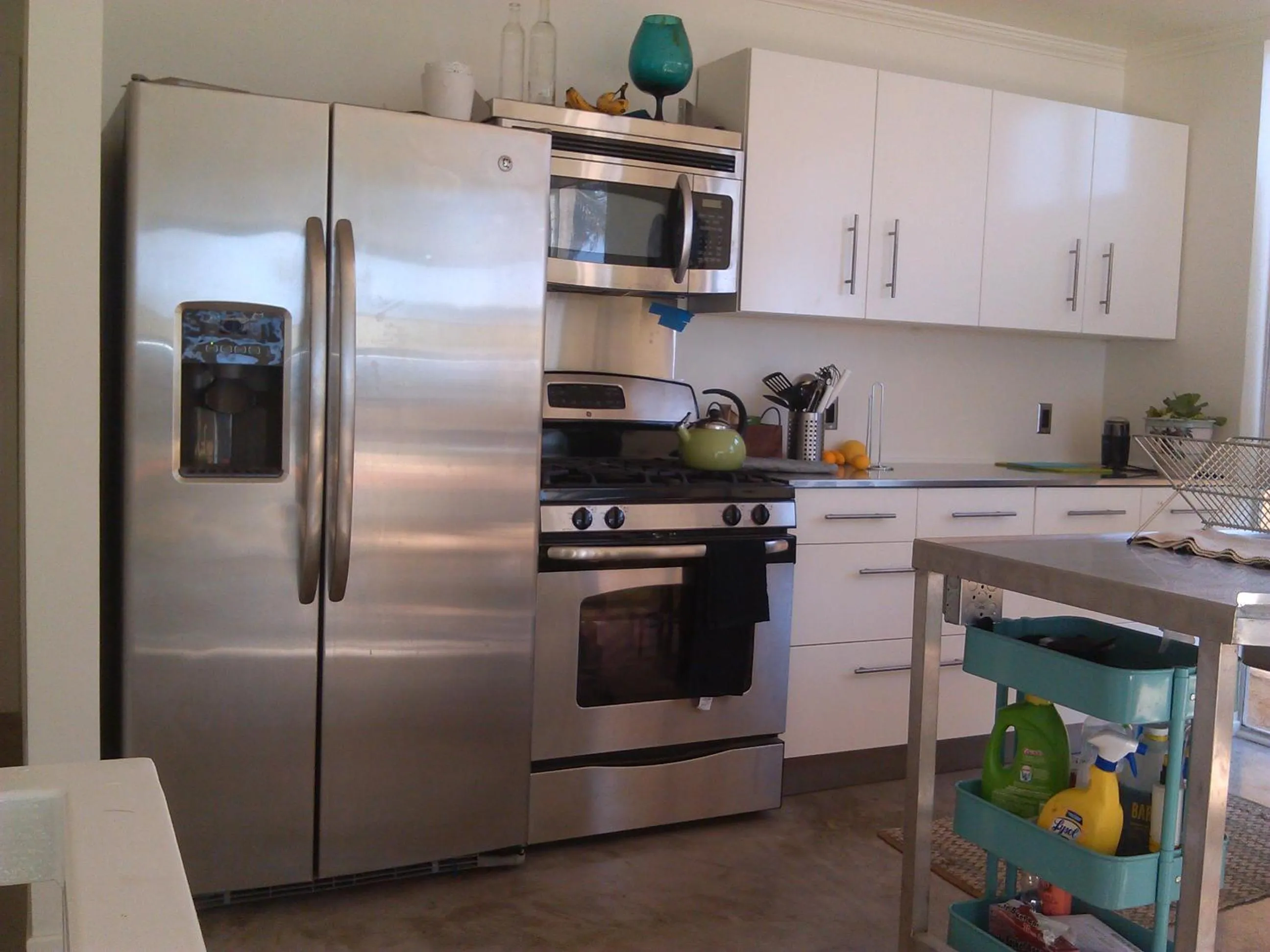 Kitchen or kitchenette in Ocean Front Vortex Female Hostel private rooms Free bikes