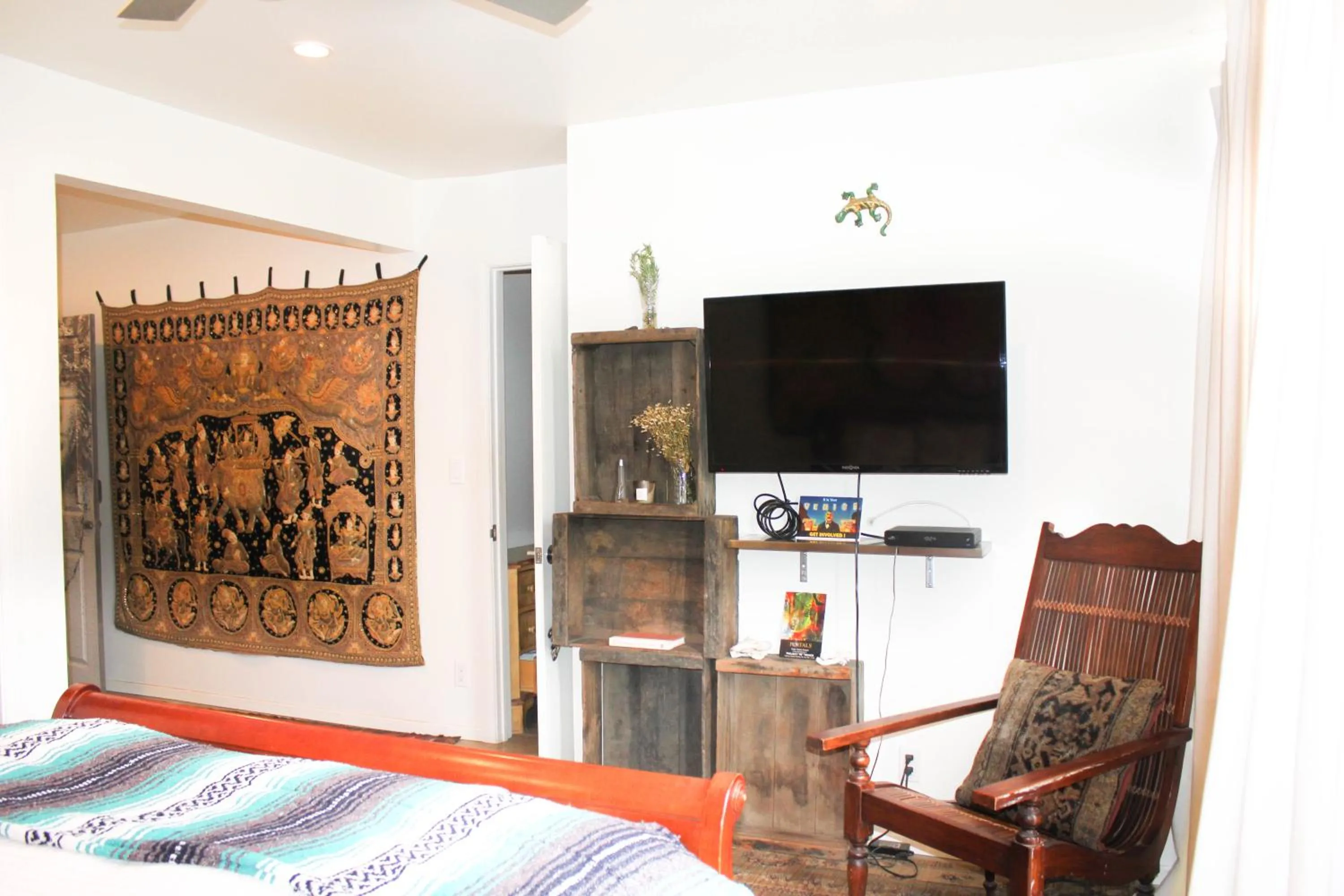 Ocean Front Vortex Female Hostel private rooms Free bikes