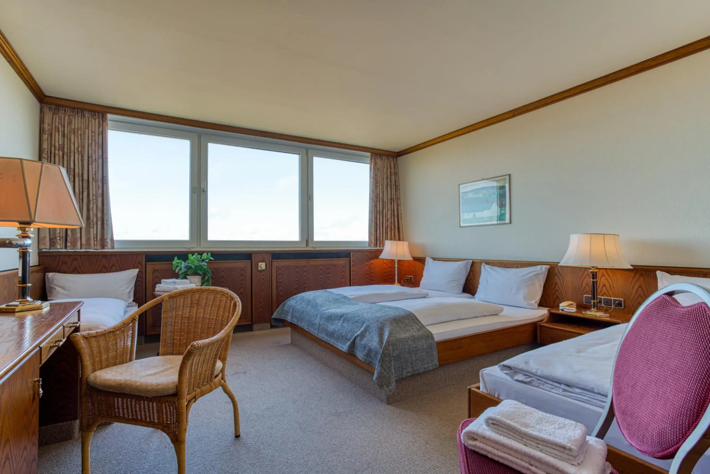 Triple Room in FF&E Hotel Dania Triple Room in FF&E Hotel Dania