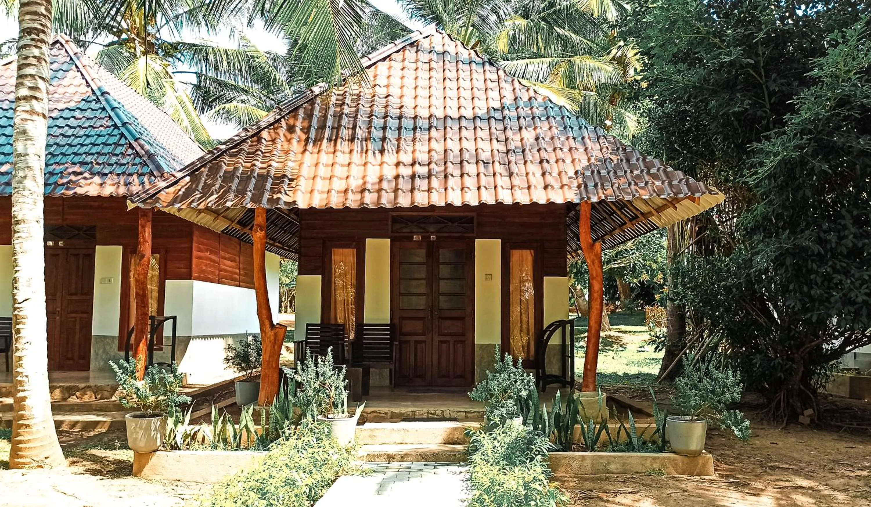 Property building in Lagoon Paradise Beach Resort