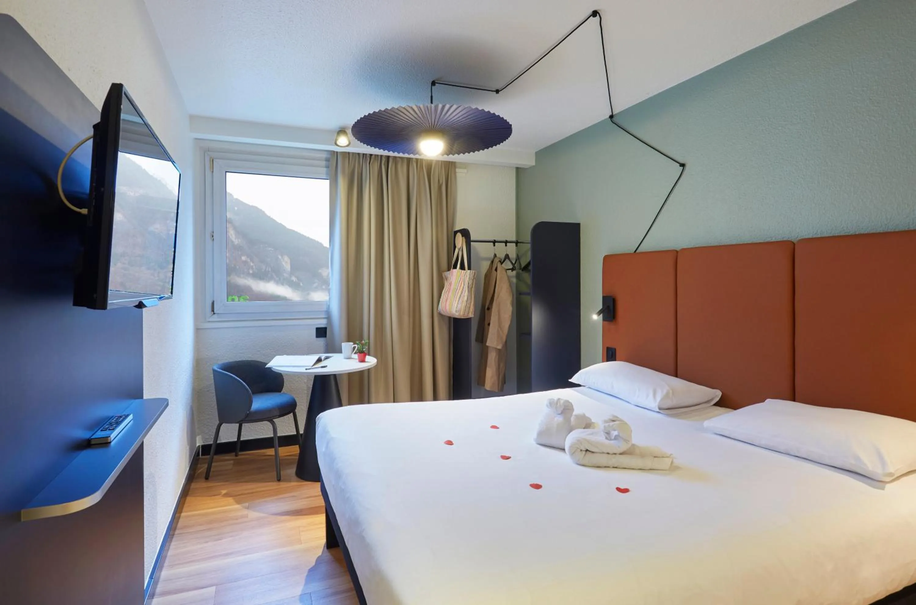 Bed in Ibis Sallanches Porte du MontBlanc