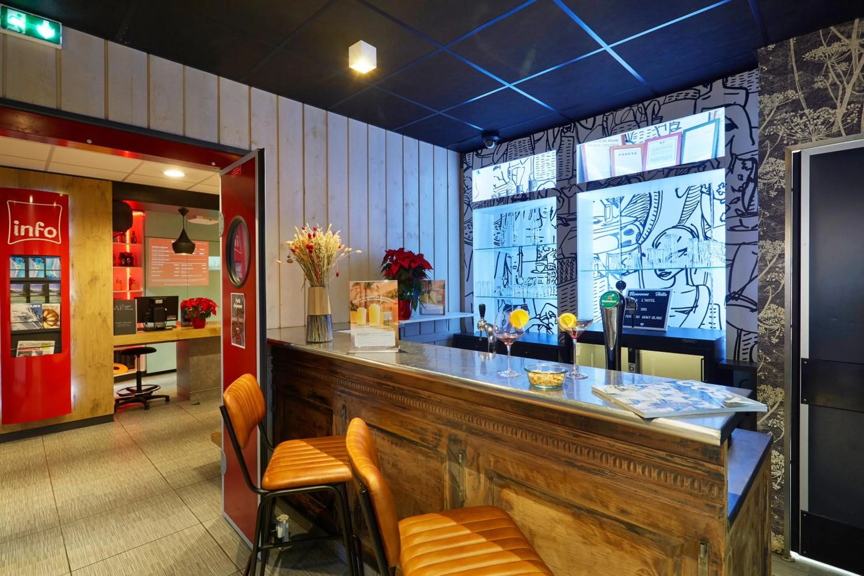 Lobby or reception in Ibis Sallanches Porte du MontBlanc